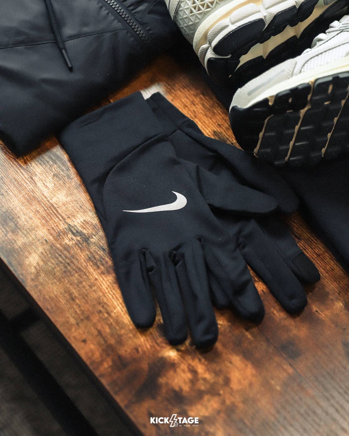 NIKE PACER LIGHTWEIGHT RUNNING GLOVES 黑色 小標 可觸控屏幕 手套【HM6830-082】