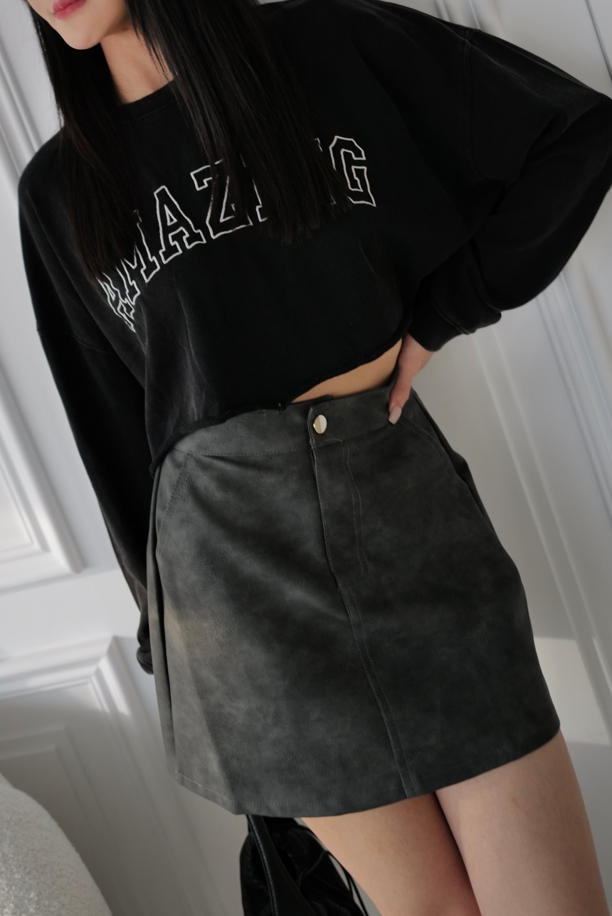 皮革A字裙(內安全褲)*2色