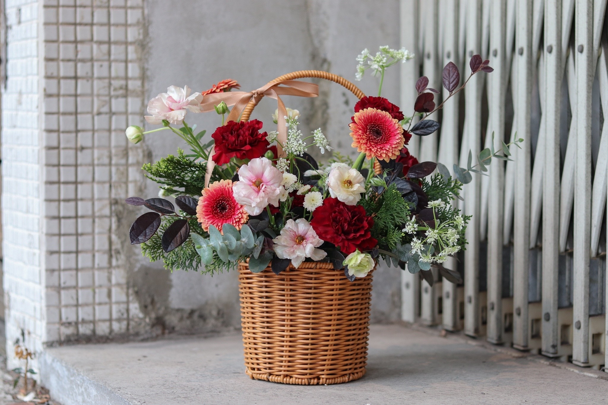 Blooming.sein 林粼花藝設計 提籃花 籐籃花 花禮 紅色系