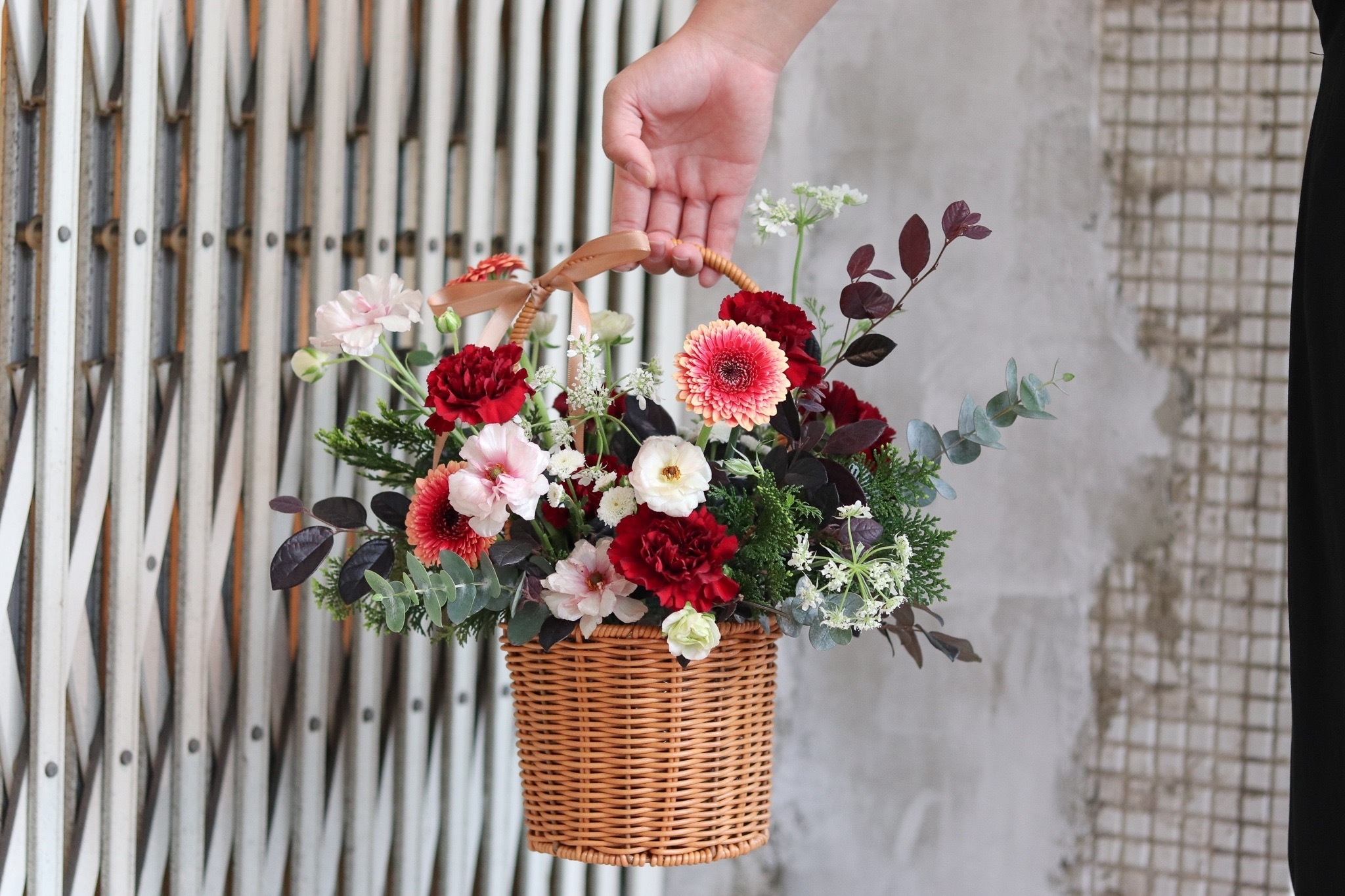 Blooming.sein 林粼花藝設計 提籃花 籐籃花 花禮 紅色系
