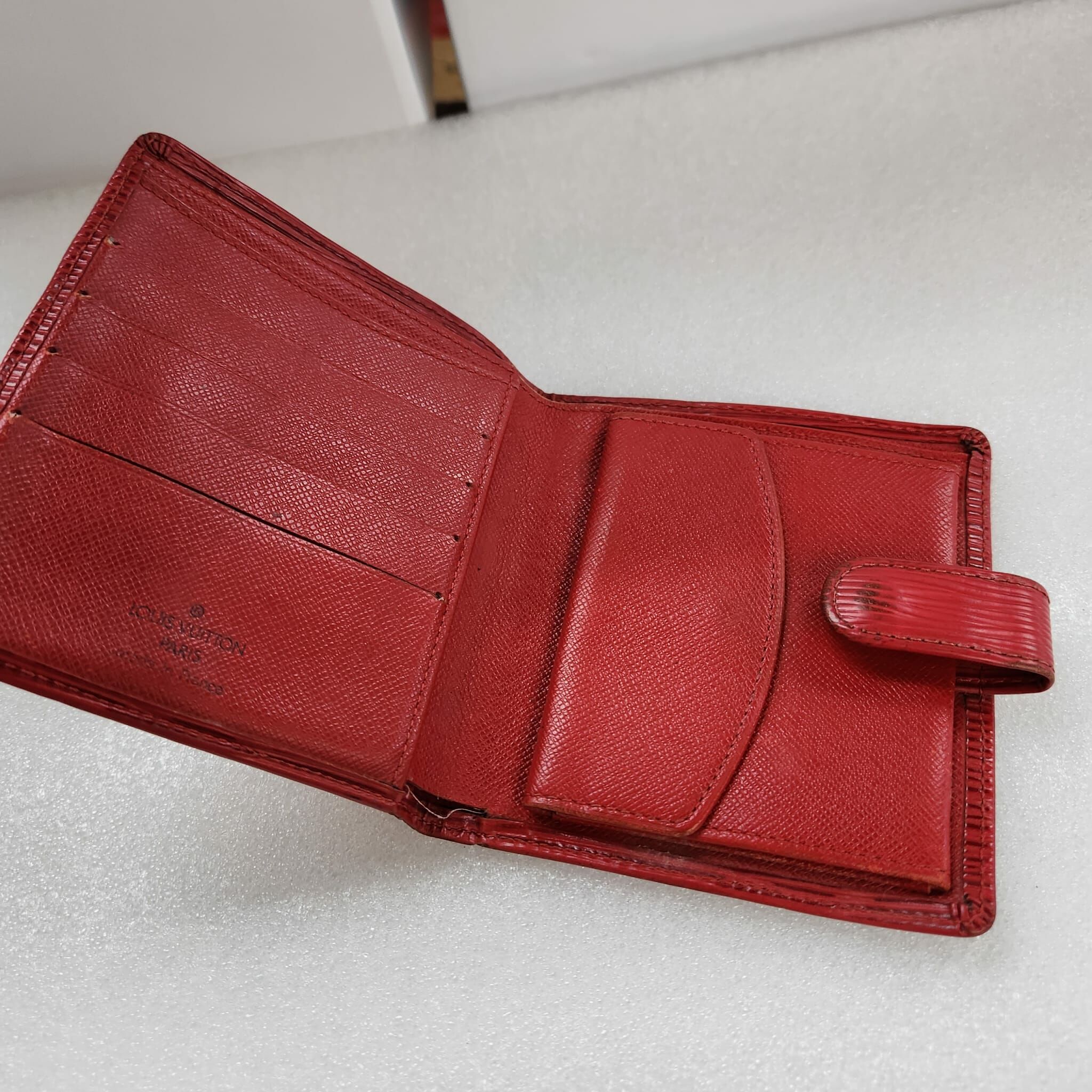 日本直送 Louis Vuitton 紅色摺款銀包 （Ref:M10989/red)(實物如圖