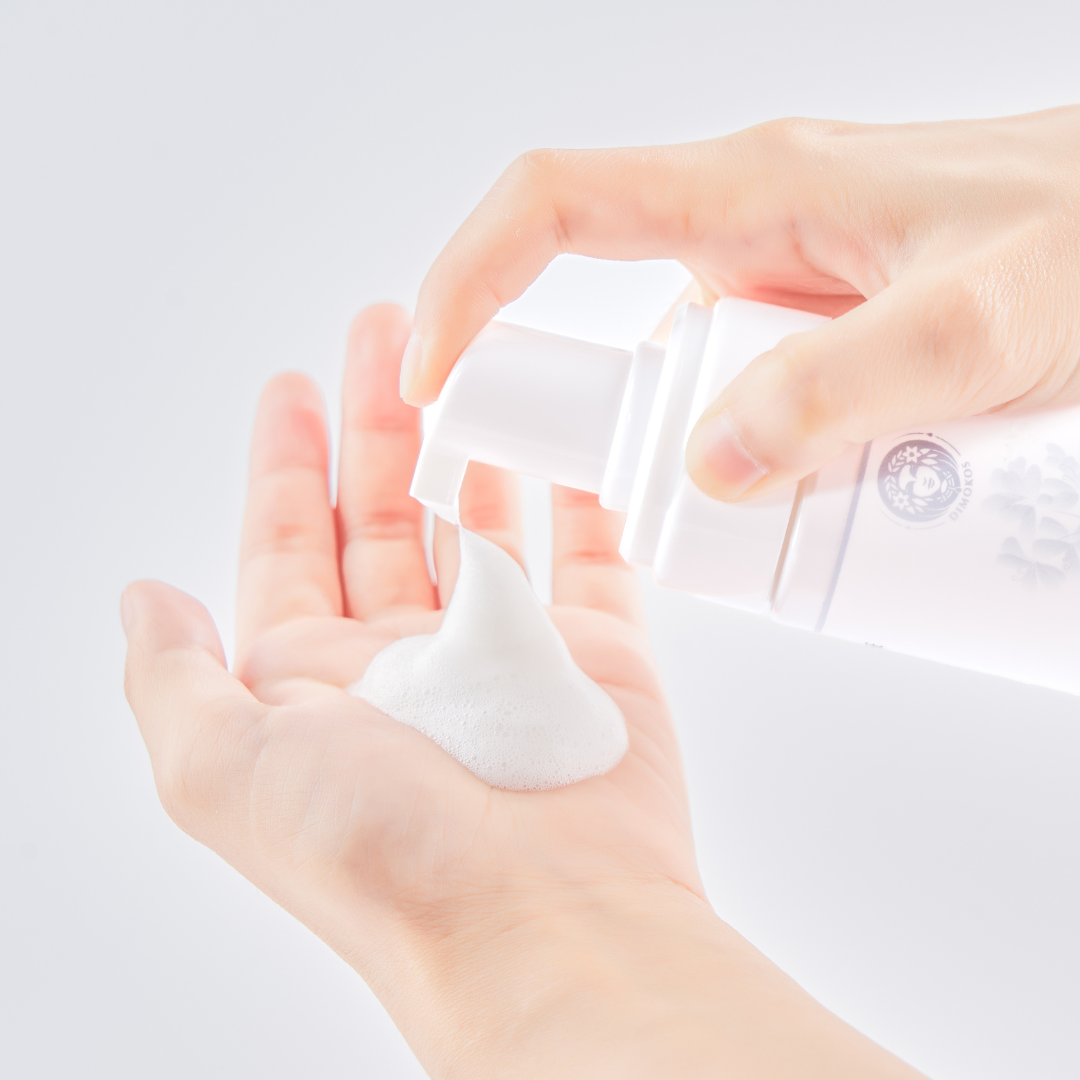 【舒緩與平衡】玫瑰天竺葵保濕潔顏慕絲 150ml 敏感肌適用