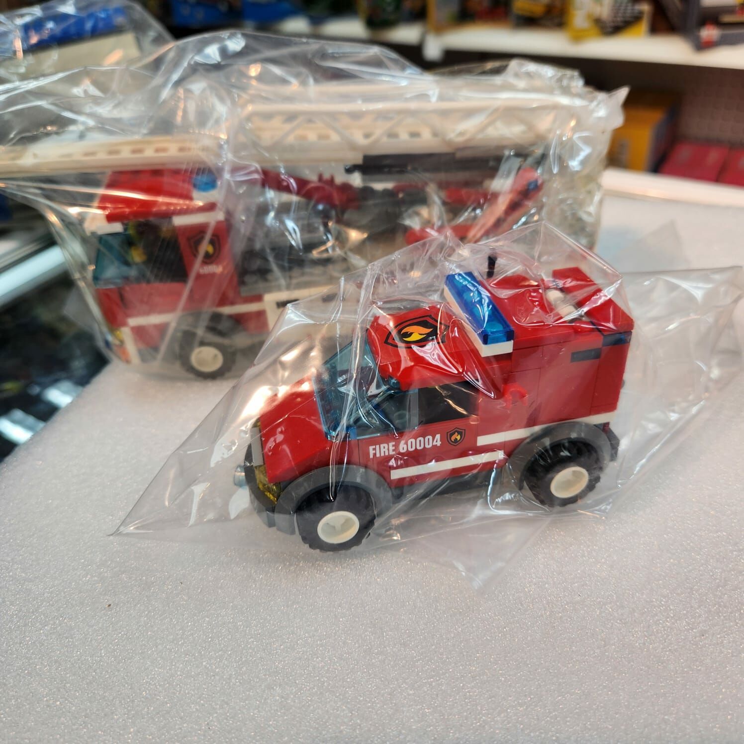 （用家福音） Lego 60004 消防系列車2部 （門市display品 ，不保證齊件，實物如圖）