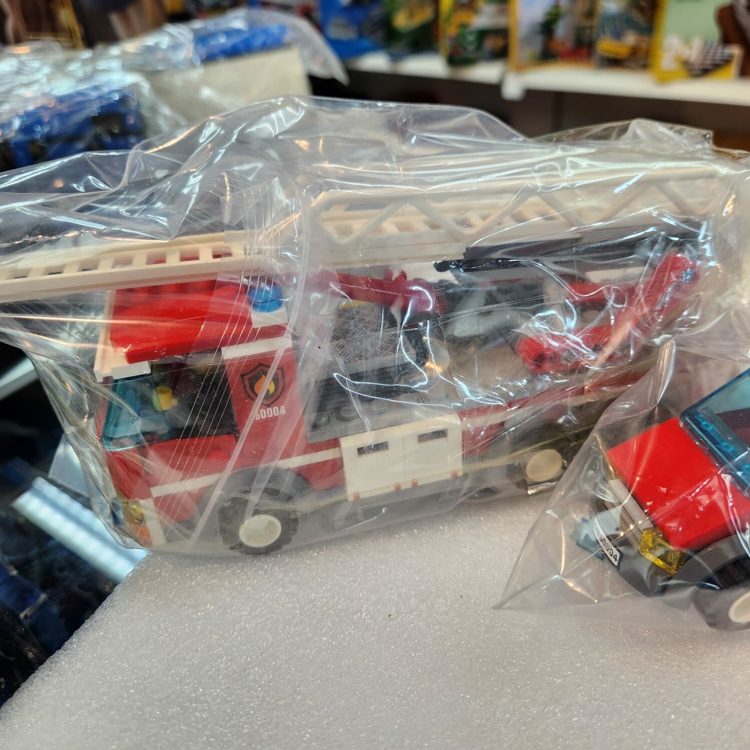 （用家福音） Lego 60004 消防系列車2部 （門市display品 ，不保證齊件，實物如圖）