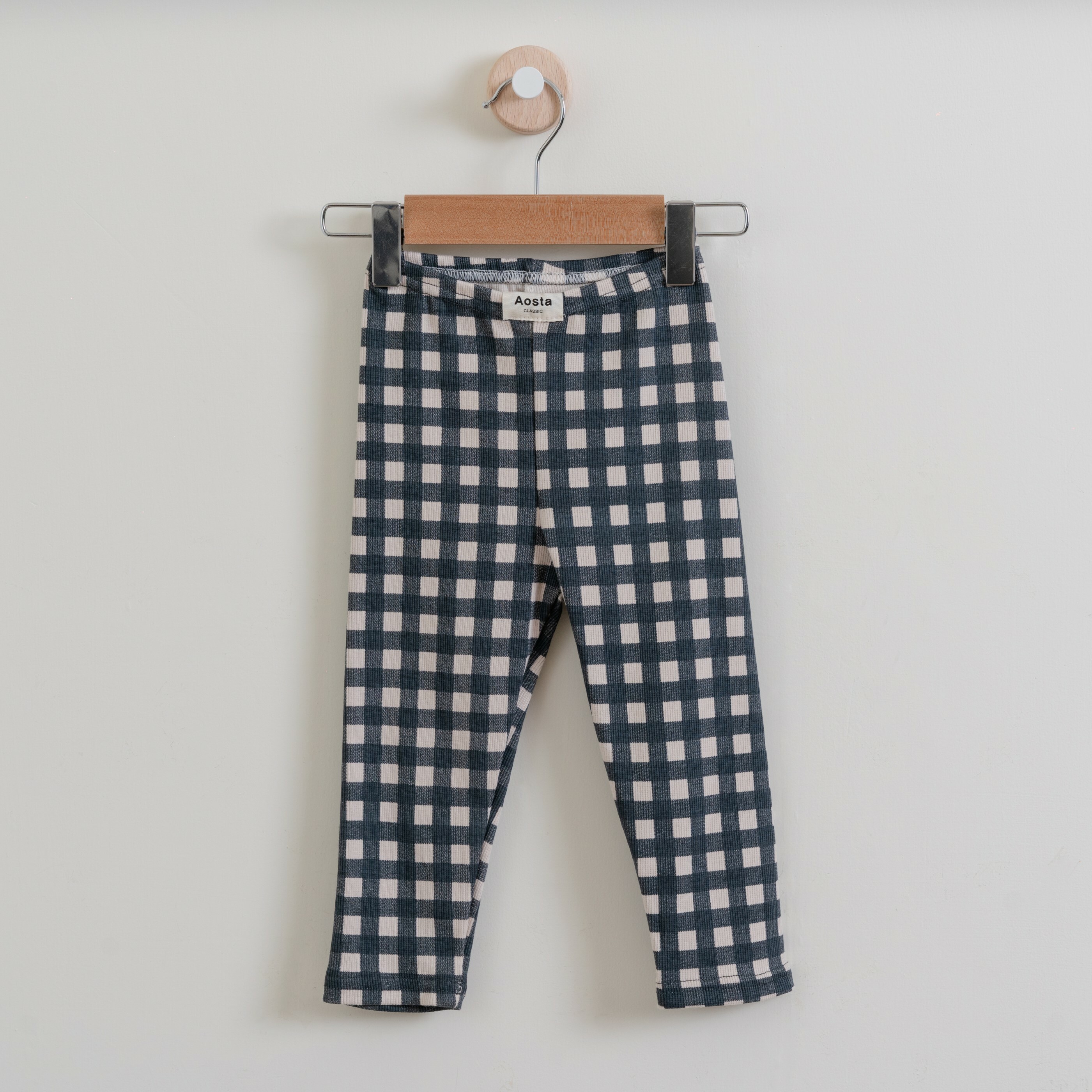 韓國 Aosta-秋款經典格紋內搭褲-時尚黑