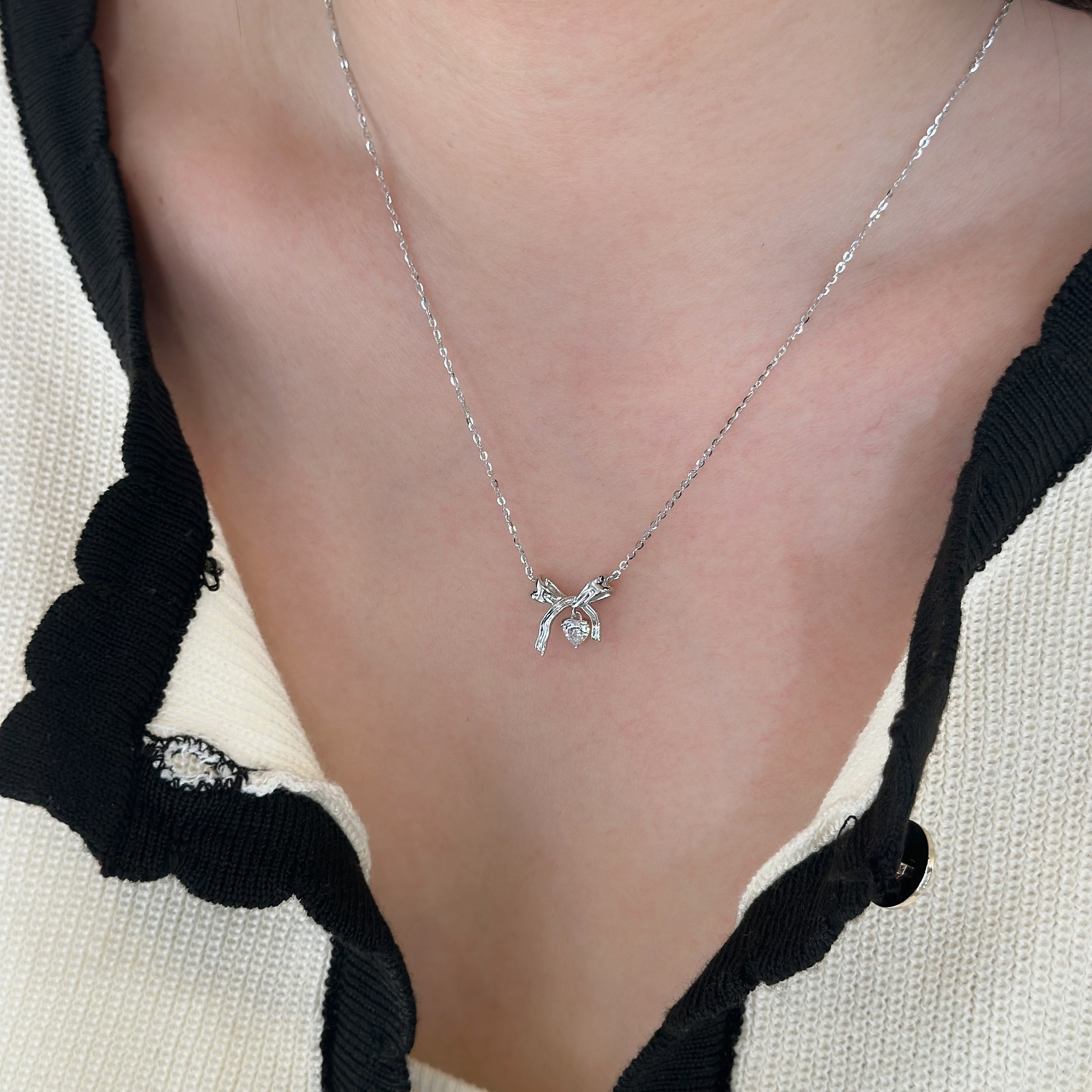 B11【輕奢】壓紋蝴蝶結愛心鑽純銀鎖骨鏈