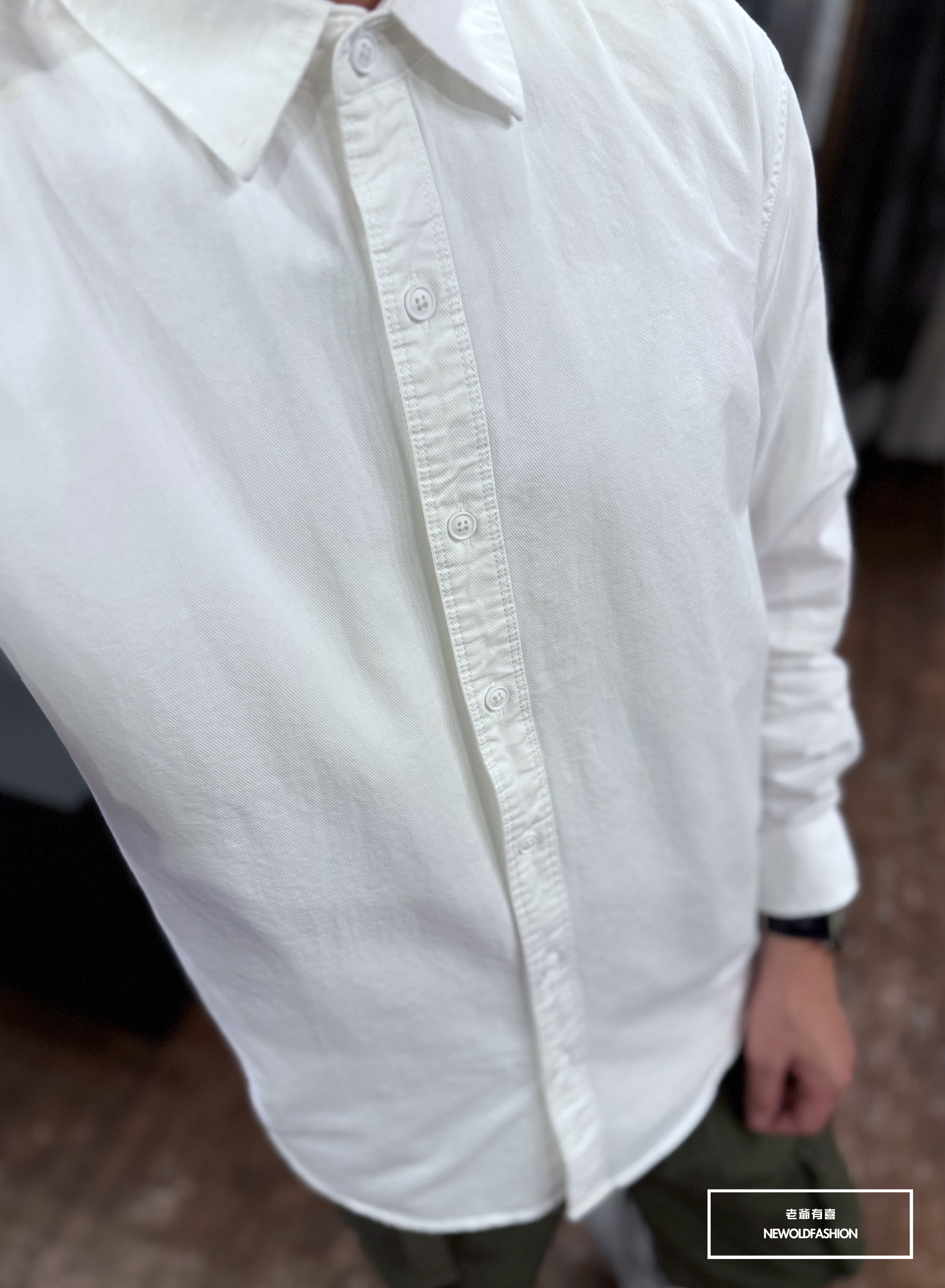 『新品上市』重磅原色素面襯衫-白(NOF24098080)