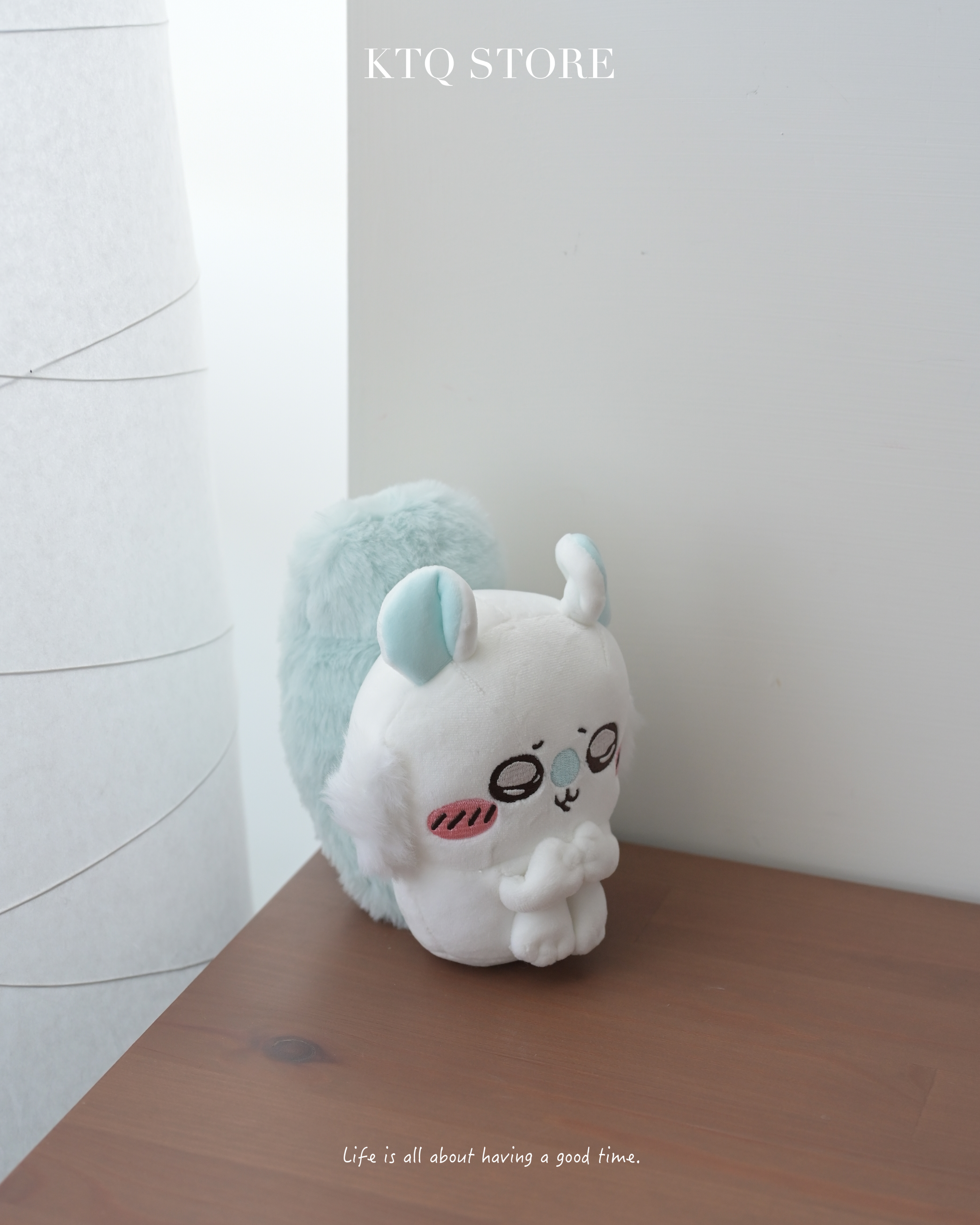 KTQ STORE ‧ 日本 Chiikawa 吉伊卡哇 抱腿小桃 哭哭臉 娃娃