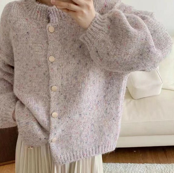 ᴷᴼᴿᴱᴬ 正韓🇰🇷卡哇伊繽紛彩點針織毛衣(兩色)