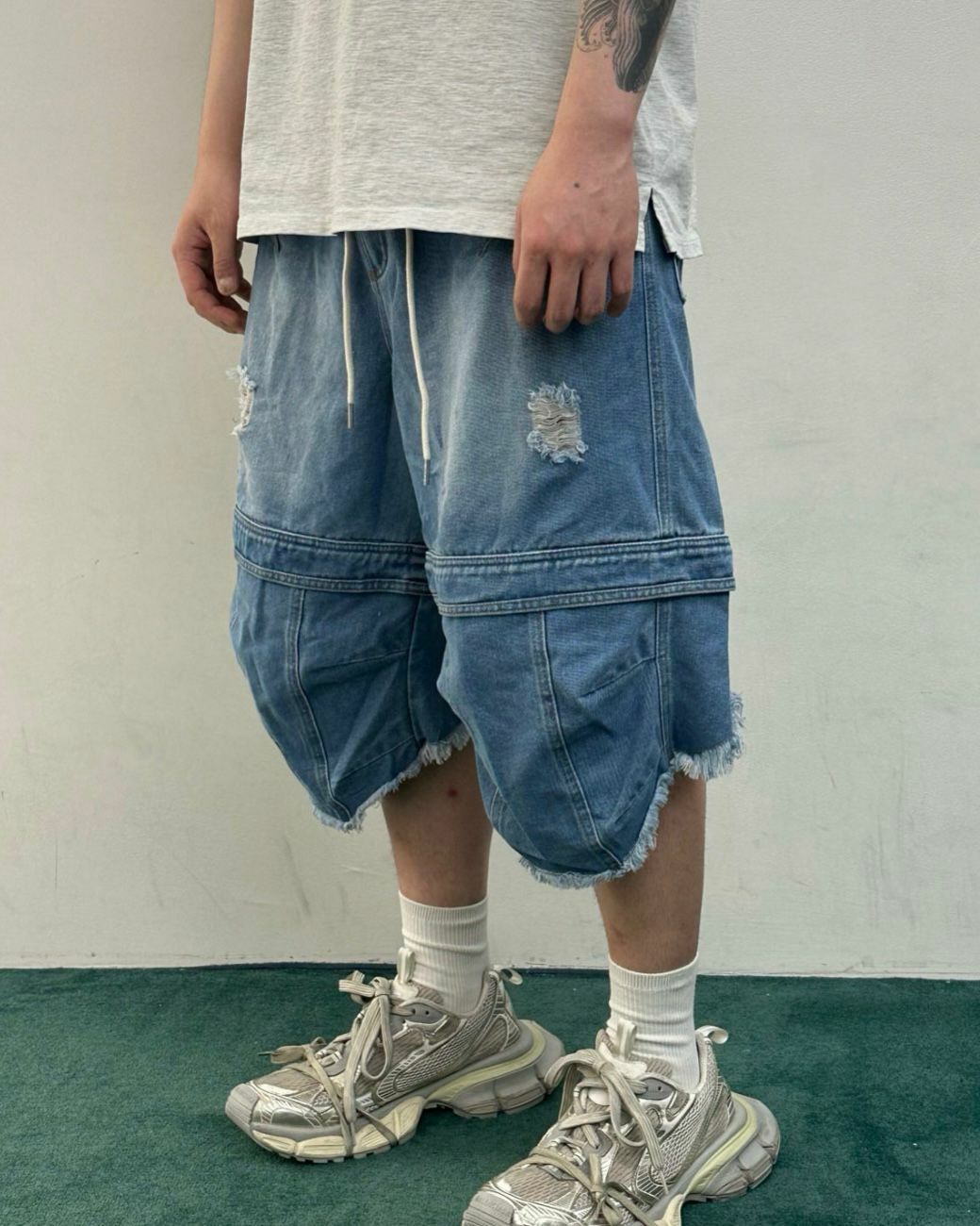 洗水破洞牛仔短褲 WELL DONE-073P