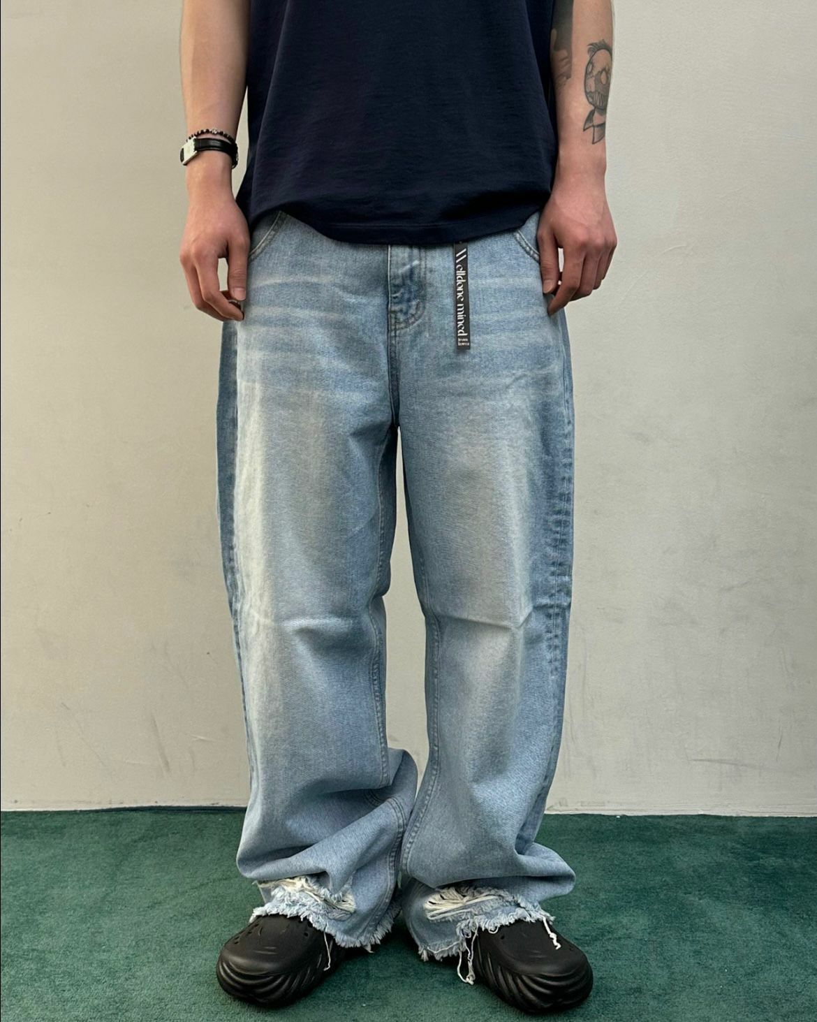 洗水破洞鬆身牛仔褲 WELL DONE-078P