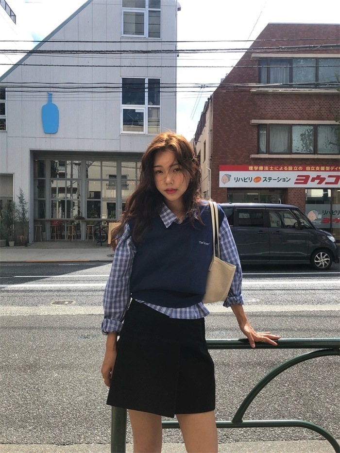 ᴷᴼᴿᴱᴬ 🇰🇷 丹寧藍排扣翻領格子短版長袖上衣