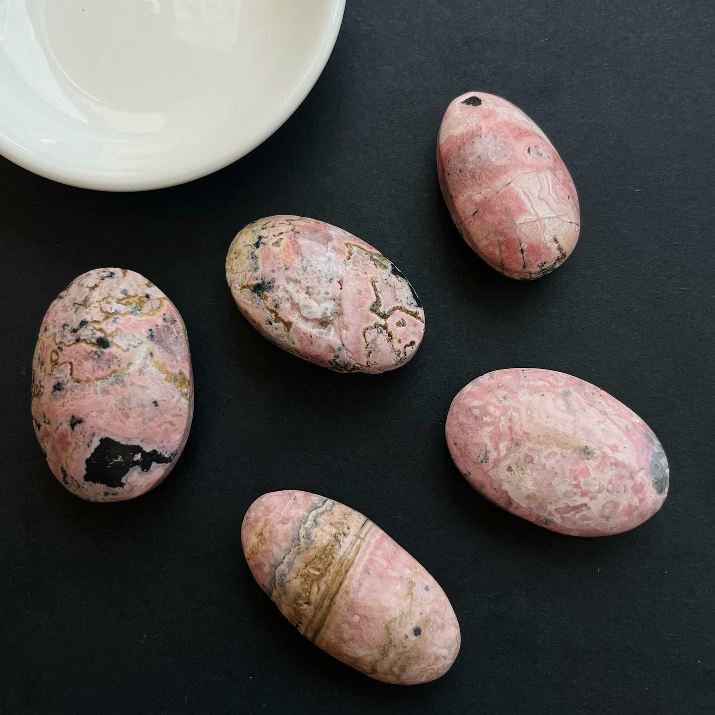 [原石] 菱錳礦 / 紅紋石