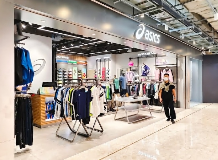 ASICS Nelson Street