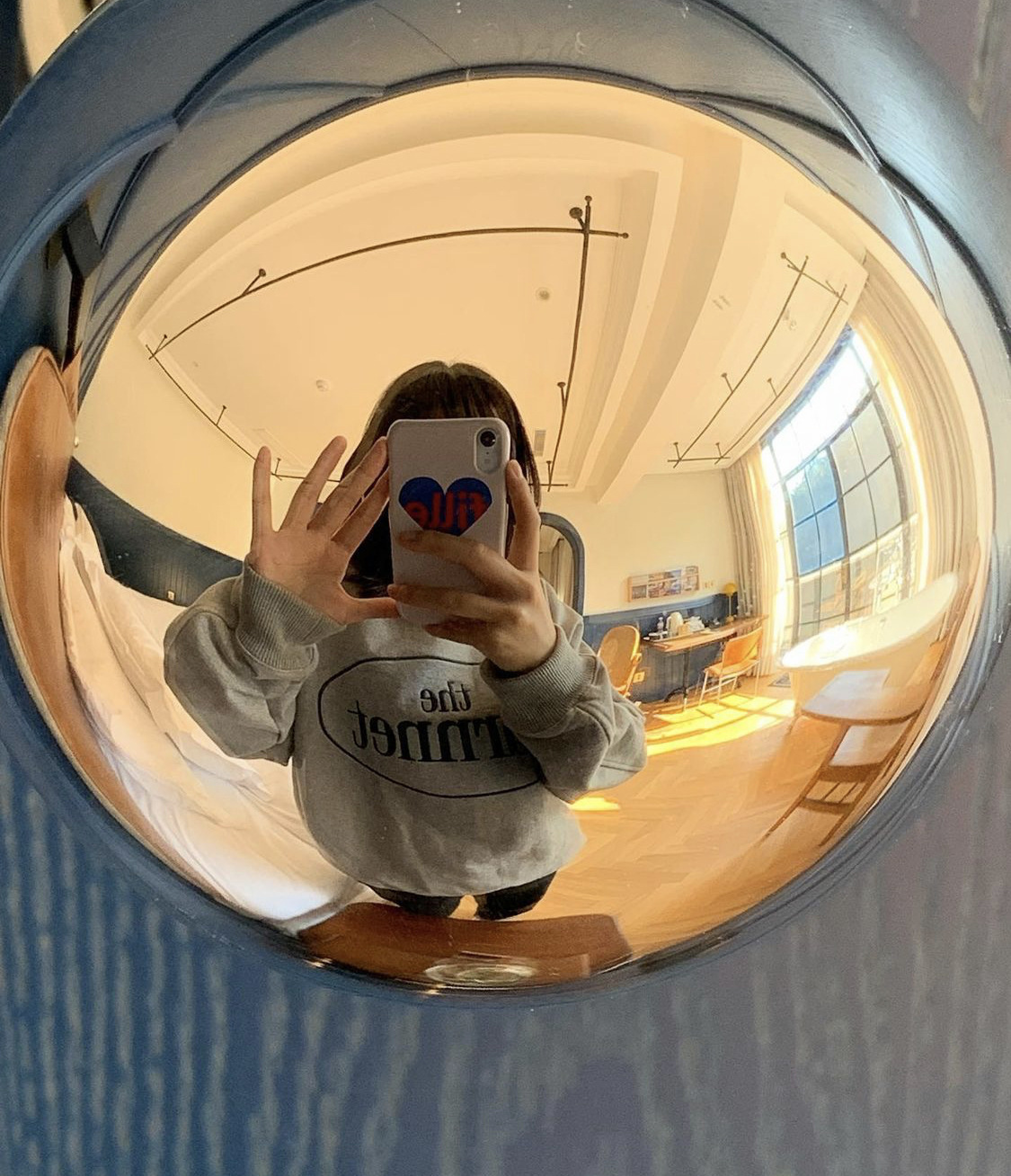 The Barnet - 簡約款百搭刺繡圓領衛衣