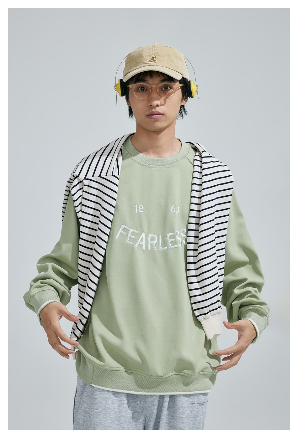 10M18 簡約字母撞色層次大學TEE 三色