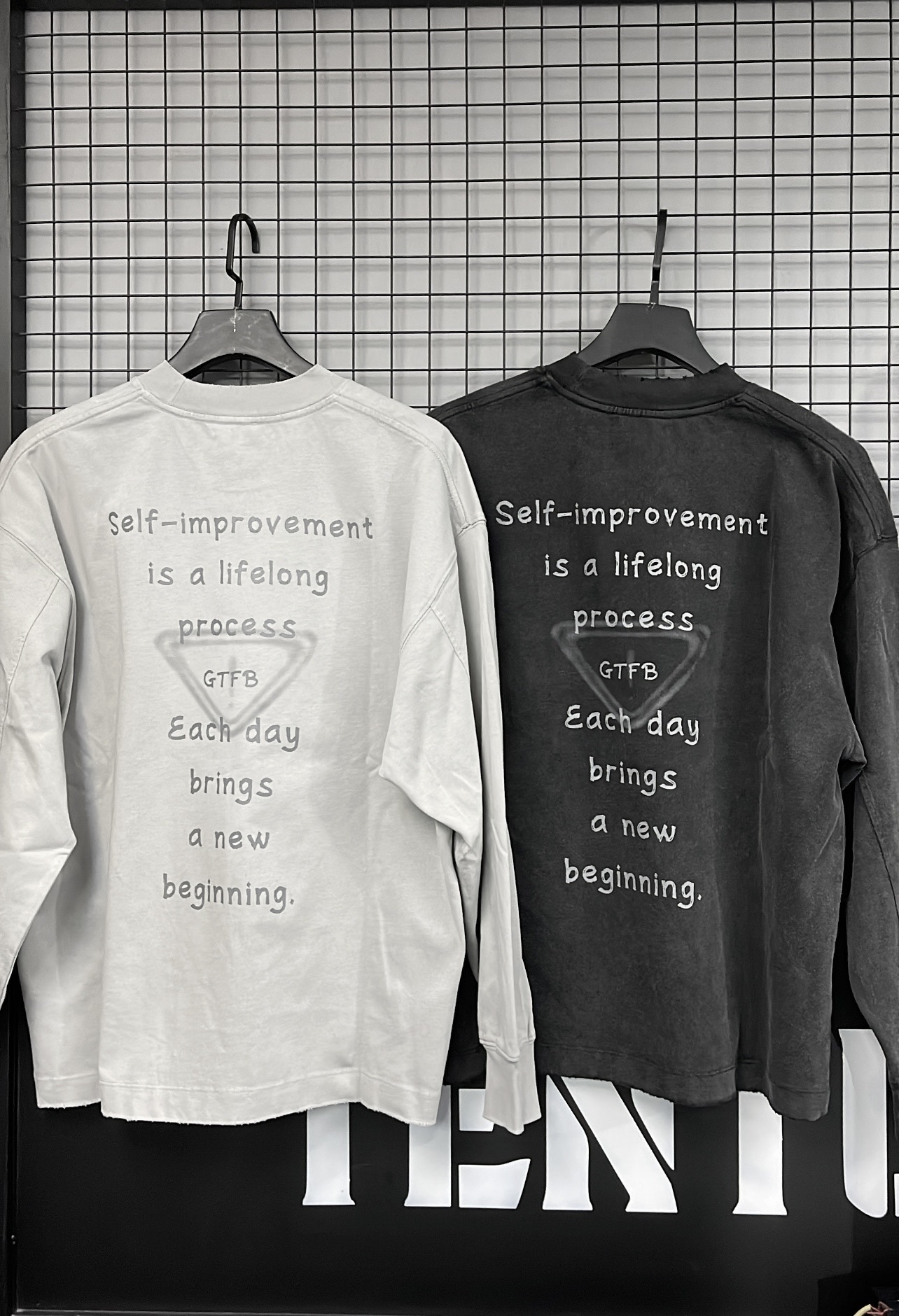 LT0013 背三角形長袖