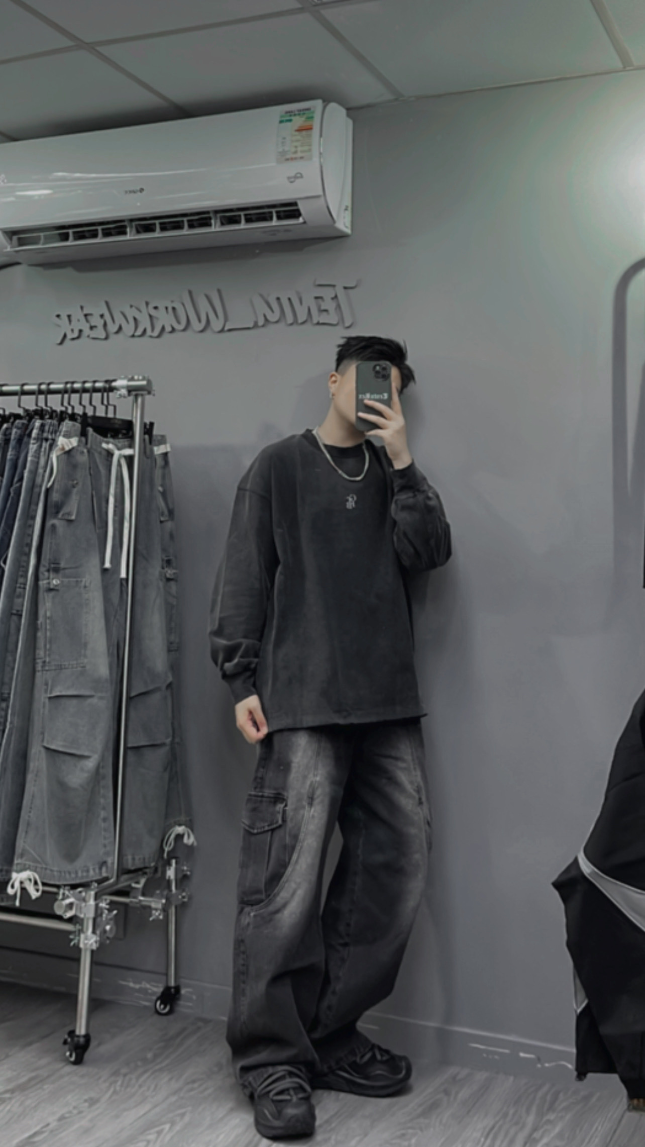 LT008 Grenade Print Tee