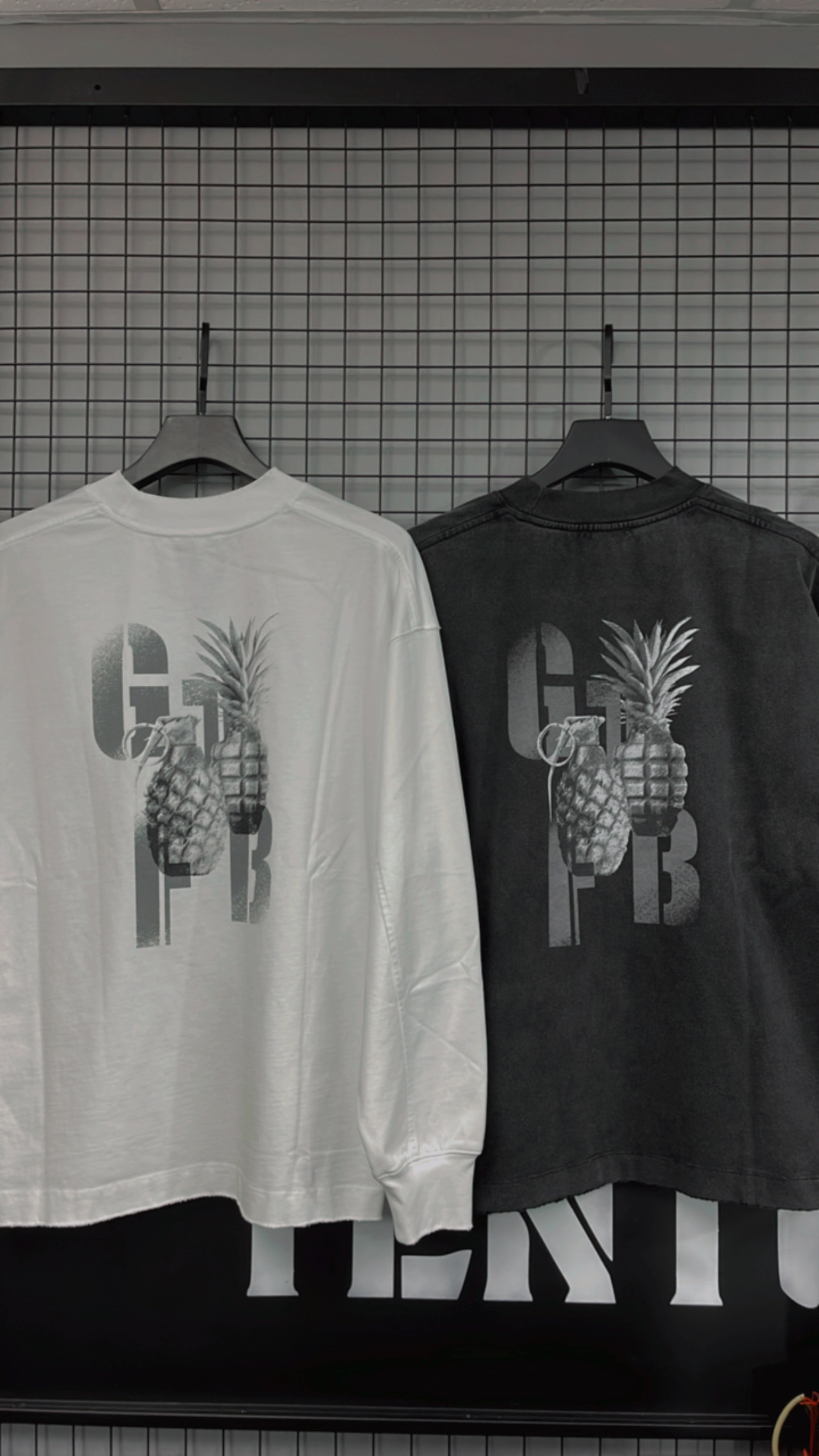 LT008 Grenade Print Tee