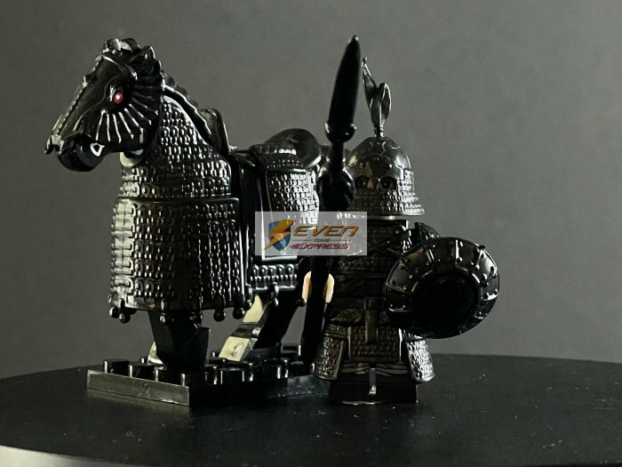 Custom minifig : Medival Knight Iron Pagoda