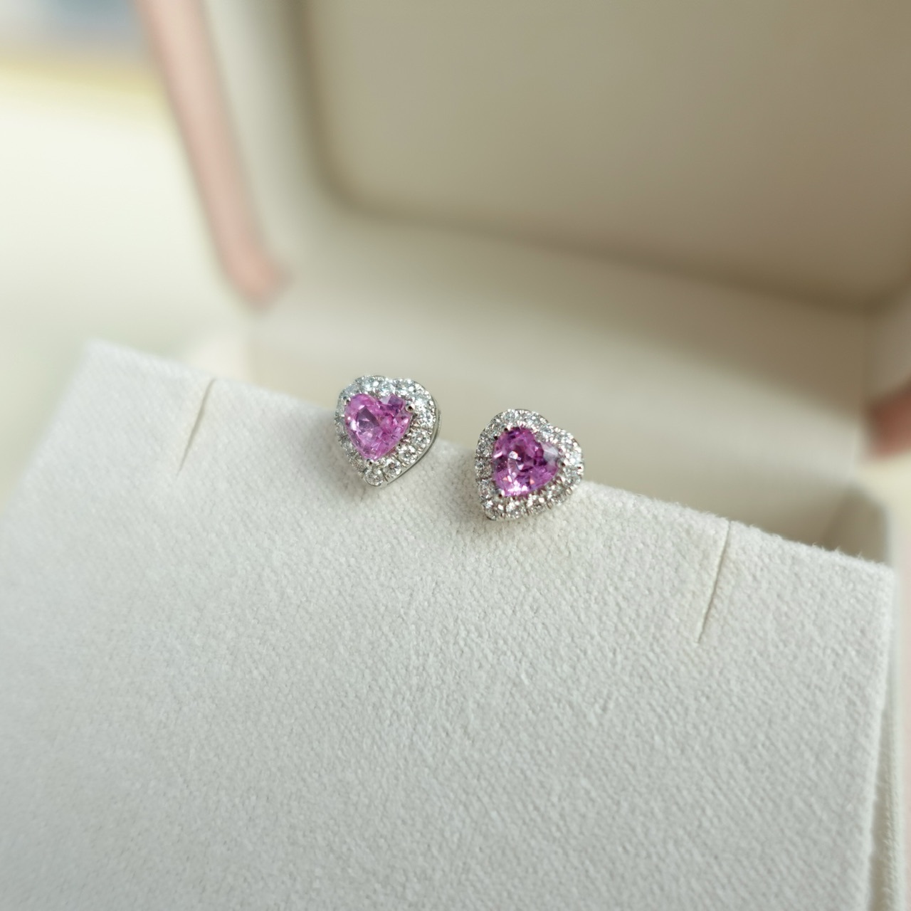 18K金粉紅藍寶石鑽石耳釘 - 心形