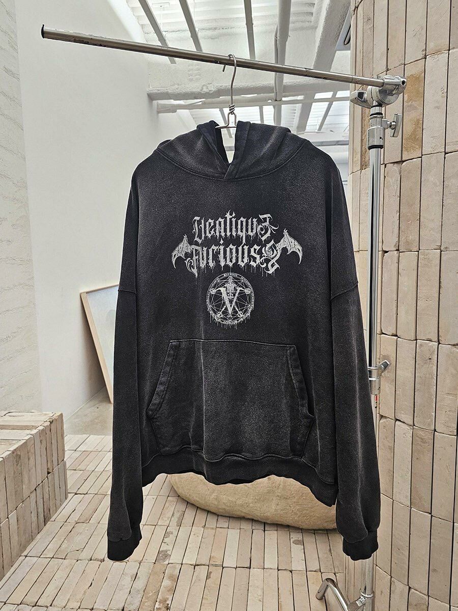 洗水英文字圖案連帽衛衣 VENTIQUE-014T