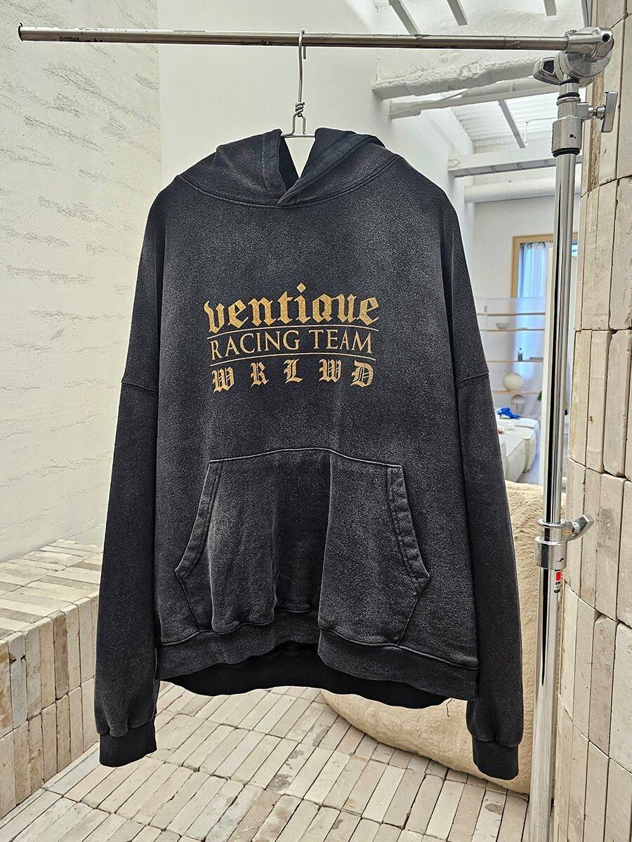 洗水英文字圖案連帽衛衣 VENTIQUE-015T