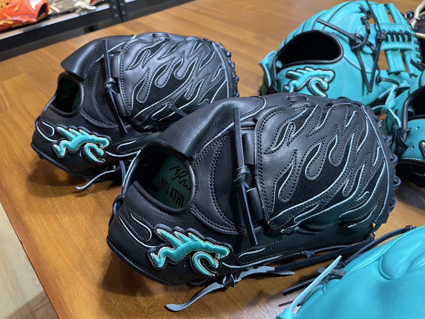 glove studio RYU 松坂大輔モデル　ティファニーブルー 新品到貨】2024.10 日本製GLOVE STUDIO RYU 龍限定版103 軟式