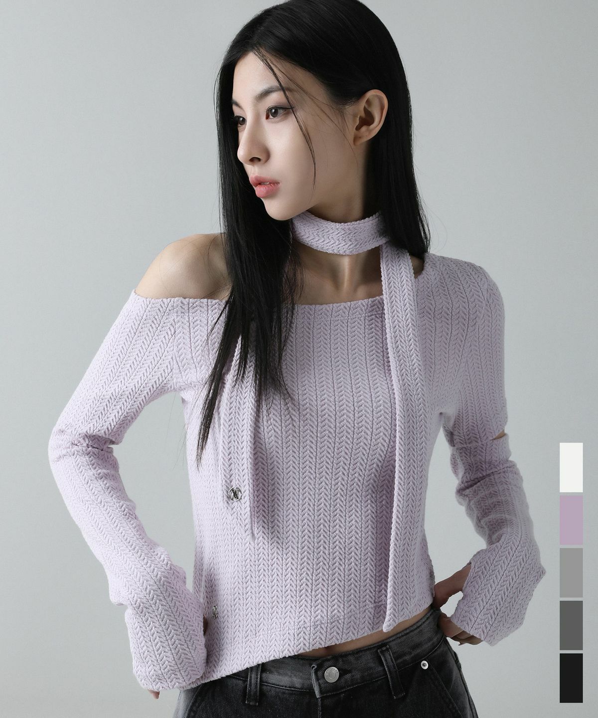 AVANDRESS Bonnie Off-shoulder Scarf T-shirt