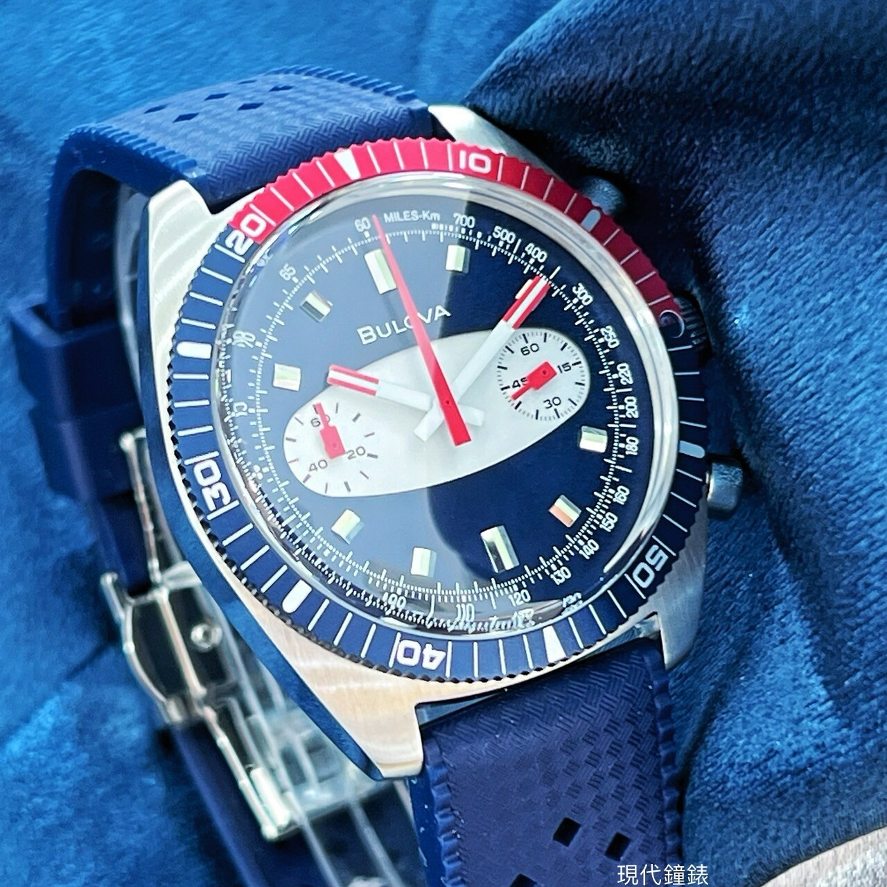 【BULOVA 寶路華】Chronograph A 紅藍復刻衝浪板男錶98A253 40.5mm 現代鐘錶