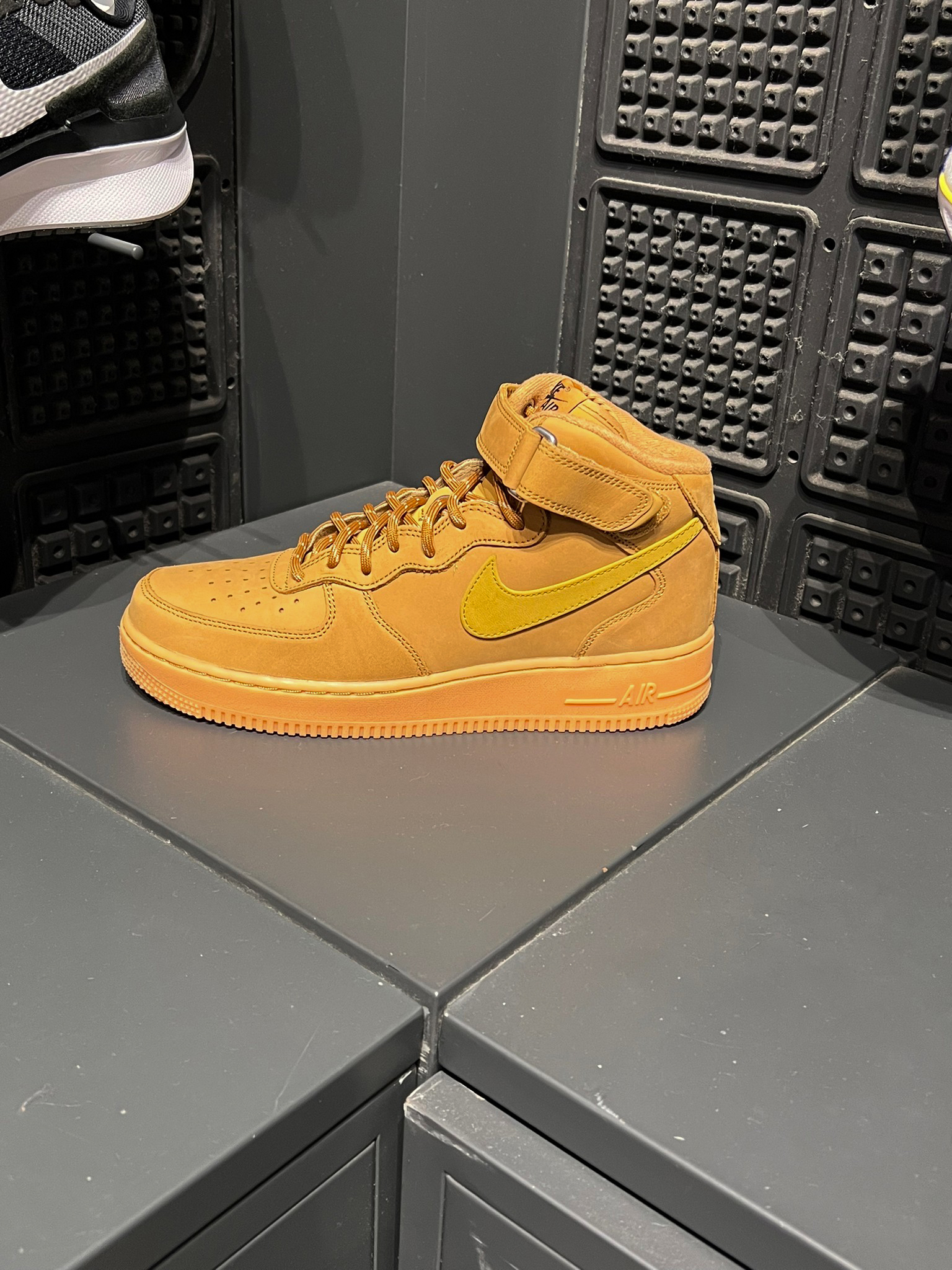 Nike Air Force 1 Mid 07 WB 小麥棕DJ9158-200