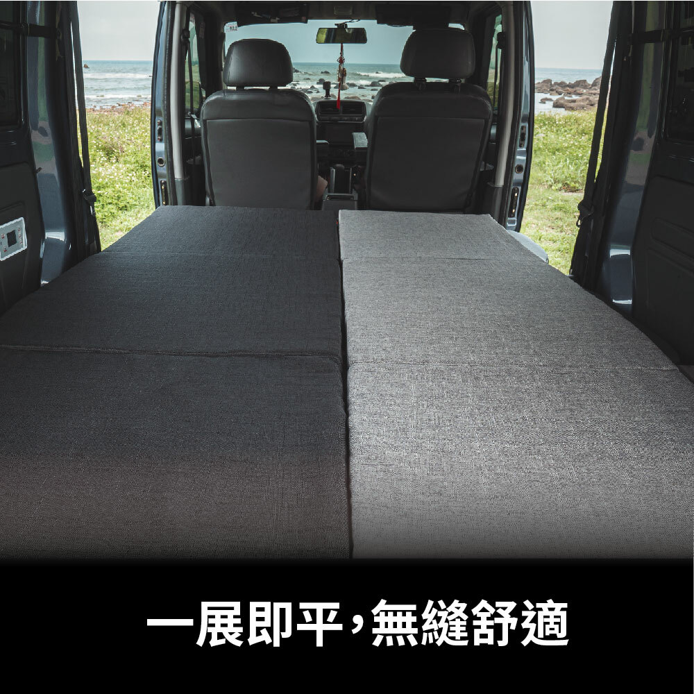 WT露營床墊平鋪於車內空間,一展即平的設計與車廂無縫貼合