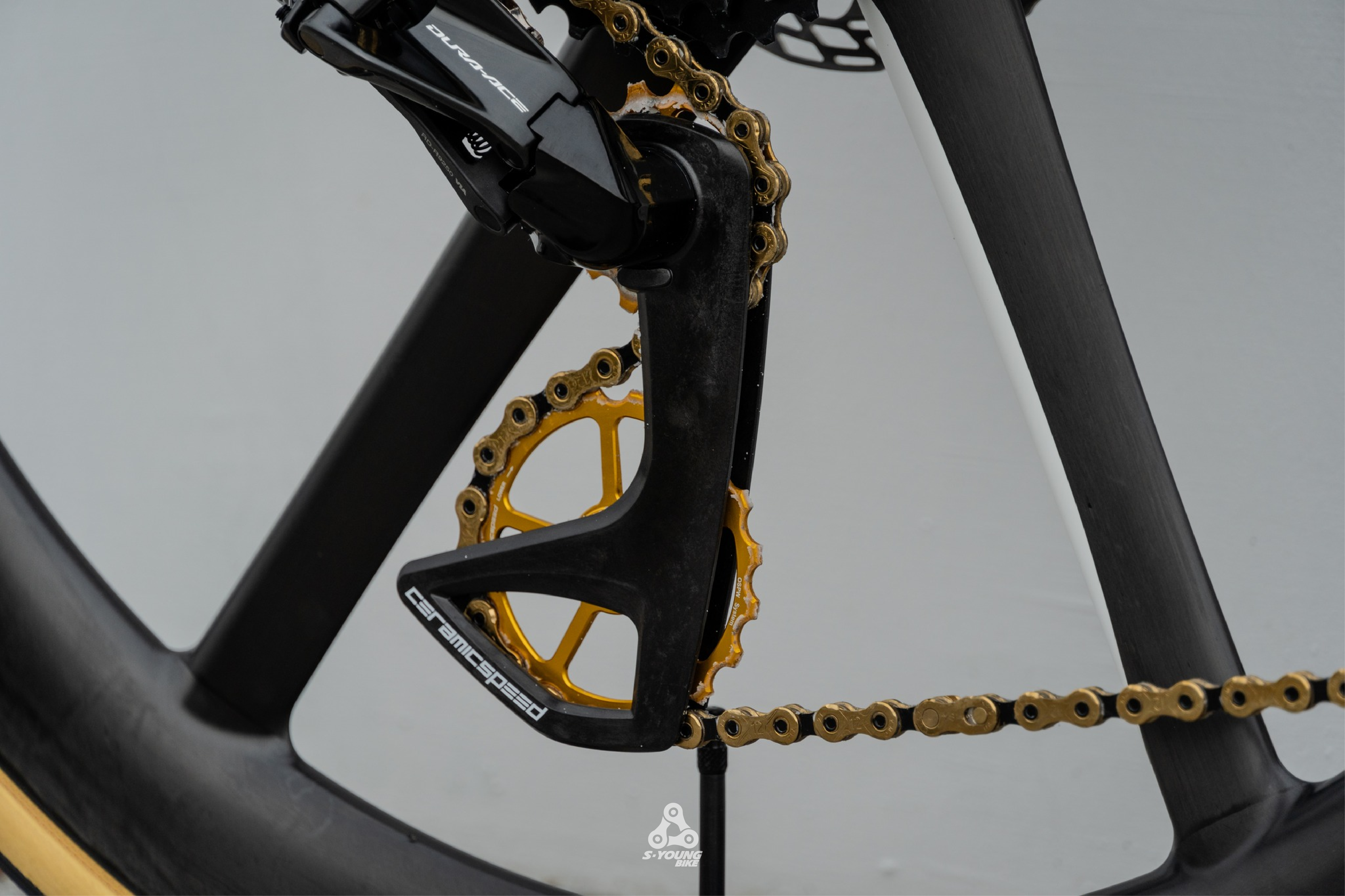 【KMC】DLC 12速超輕量鑽石鏈條126目/ 多款顏色