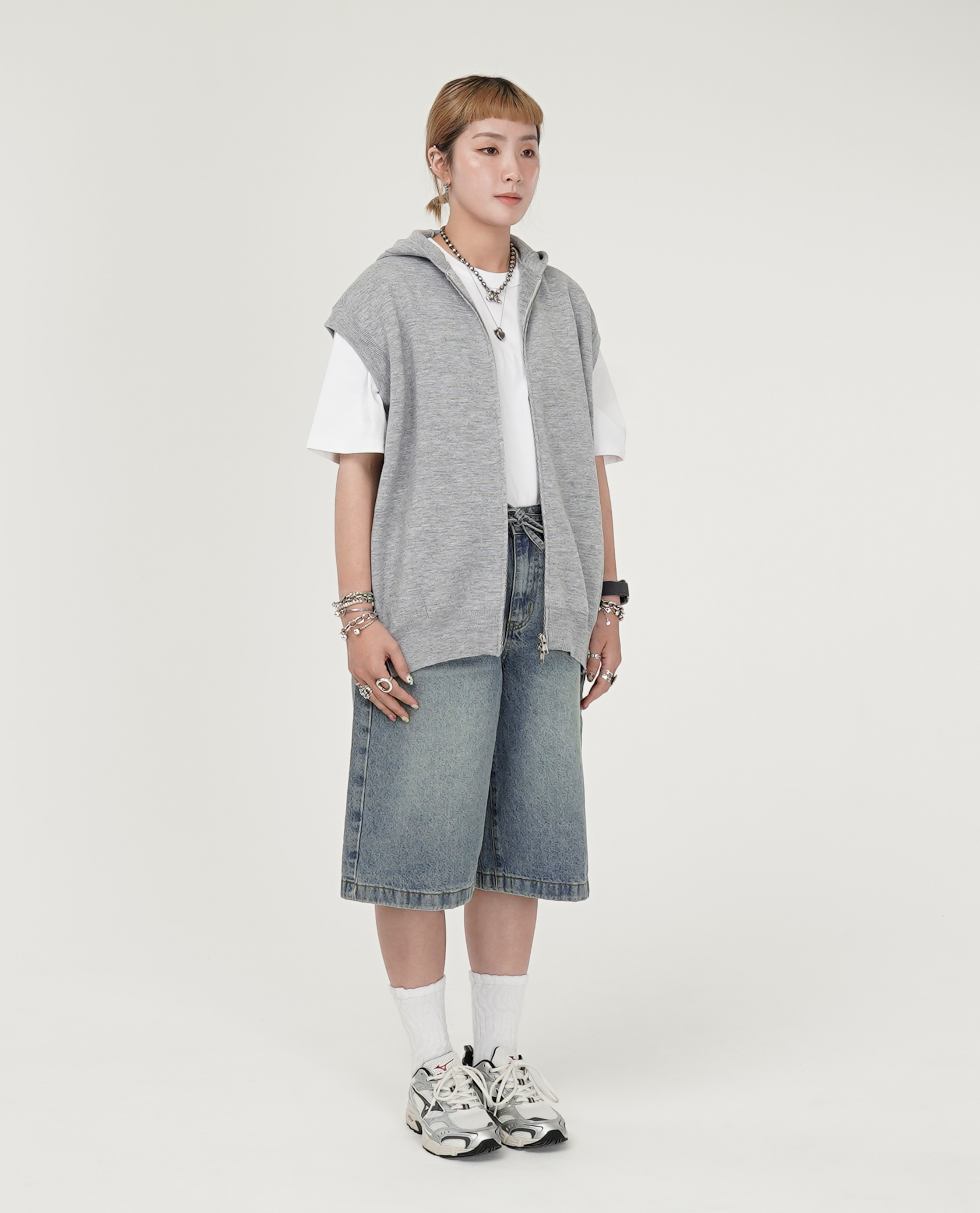 附繩膝下刷色牛仔