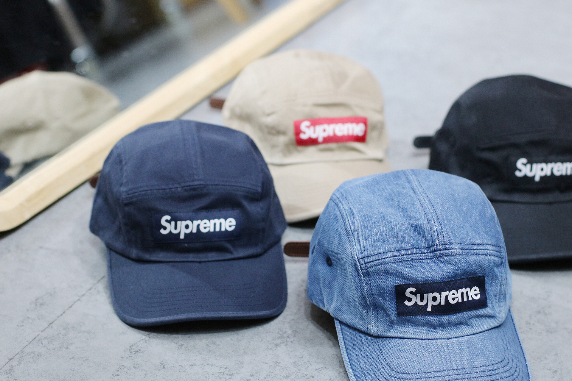 SUPREME - Boné Washed Chino Twill Camp FW24 