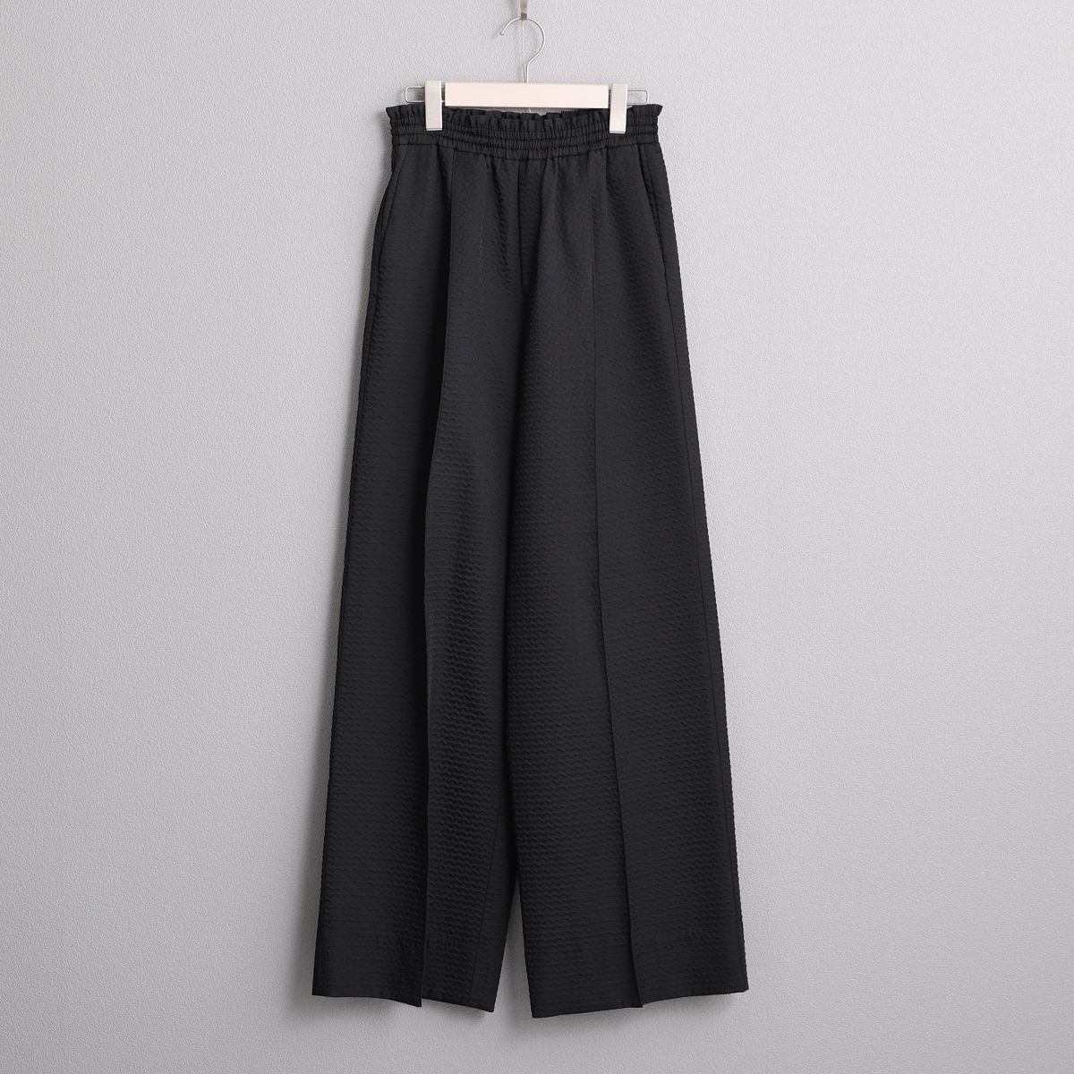 星柄設計款直筒褲 / 黑色