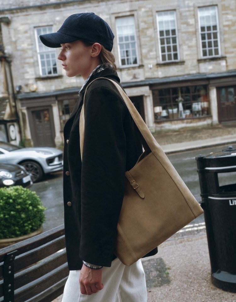 <韓國代購> DEPOUND SUEDE BUCKLE BAG