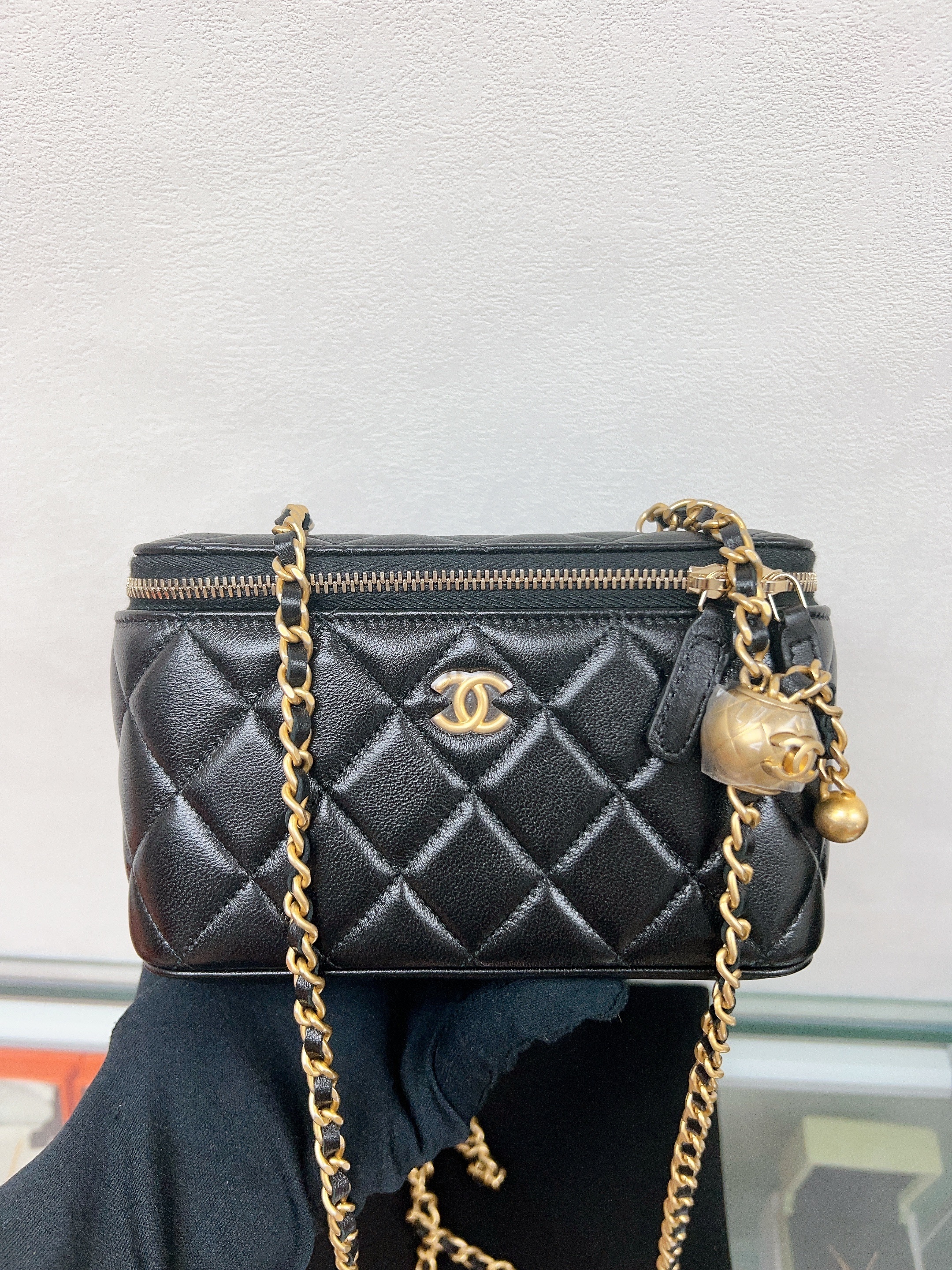 *Unused* Chanel vanity with pearl crush (black GHW) 金球盒子