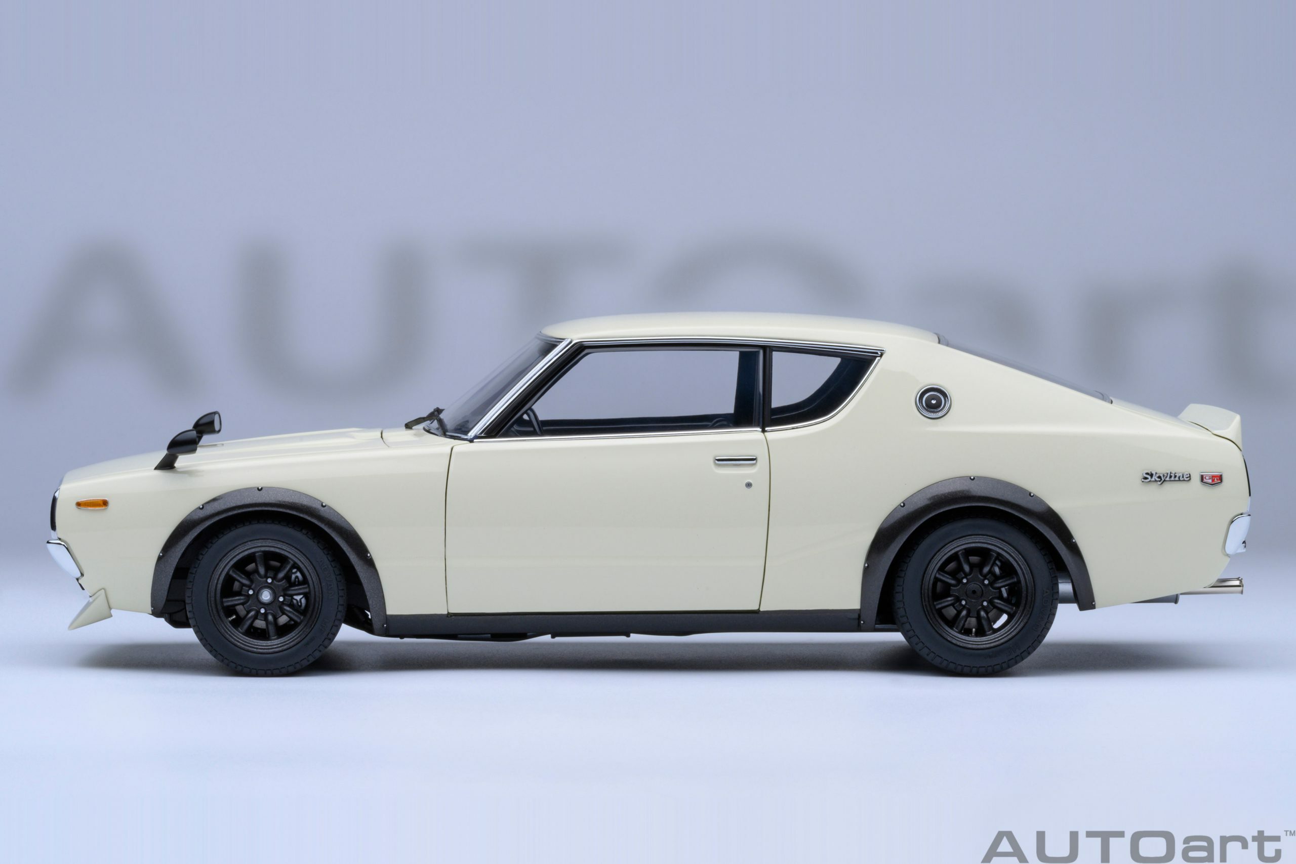 預訂 (訂金$300) (預訂價$1656) :1/18 AUTOART Nissan Skyline 2000 GT-R (KPGC110) Tuned version (White) (77467)