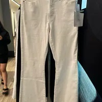 [IMPERFECTION] DKNY WOMEN'S HIGH RISE FLARE JEANS,OPTIC WHITE, DJ4G4005-OPT [FINAL SALE] (SDF1628)