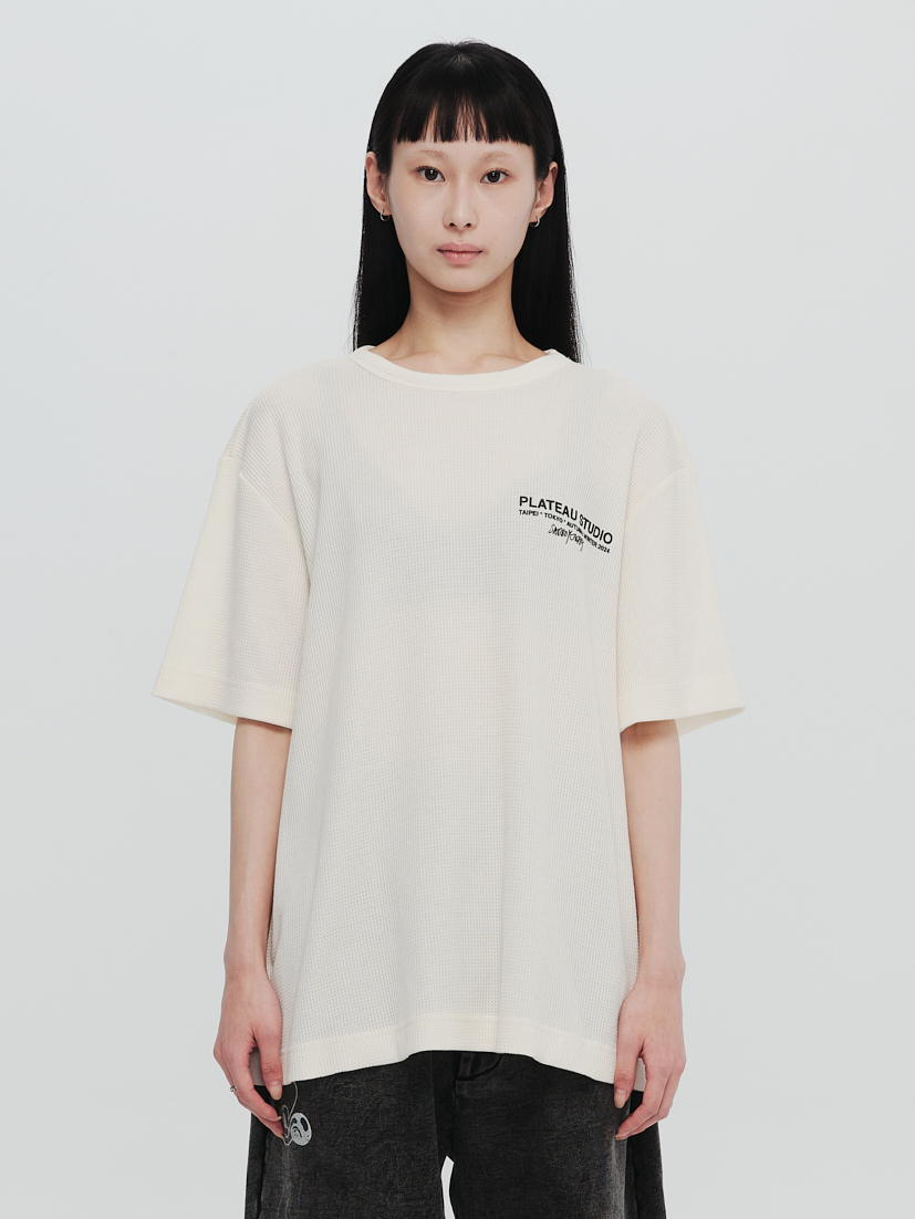 PLATEAU STUDIO / 2024 Logo waffle tee - Light beige