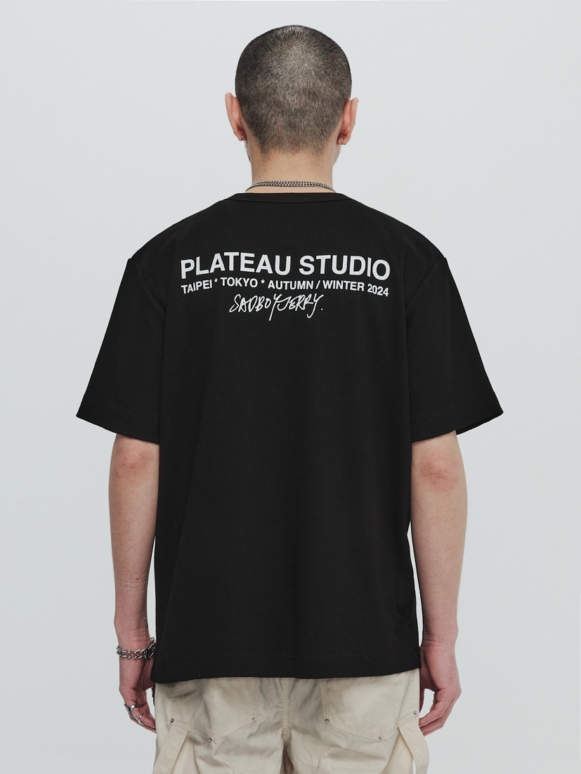 PLATEAU STUDIO / 2024 Logo waffle tee - black