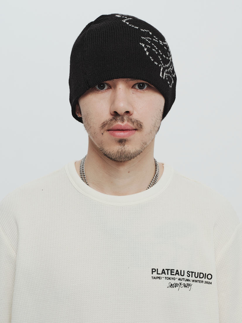 PLATEAU STUDIO / PLATEAU x SYU. Man floral beanie - Black