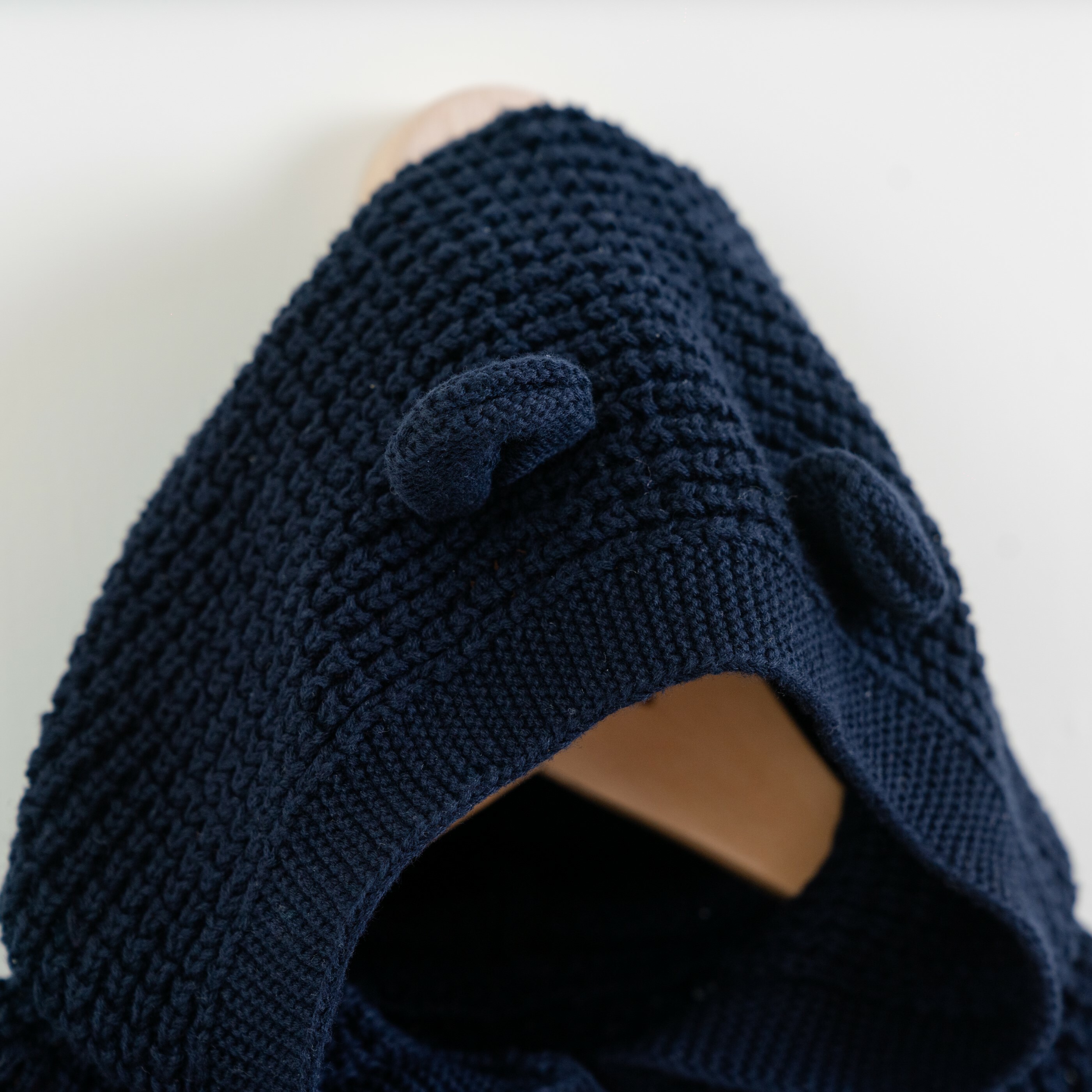 熊寶寶連帽針織毛衣外套-藍色雄寶寶帽子針織細節