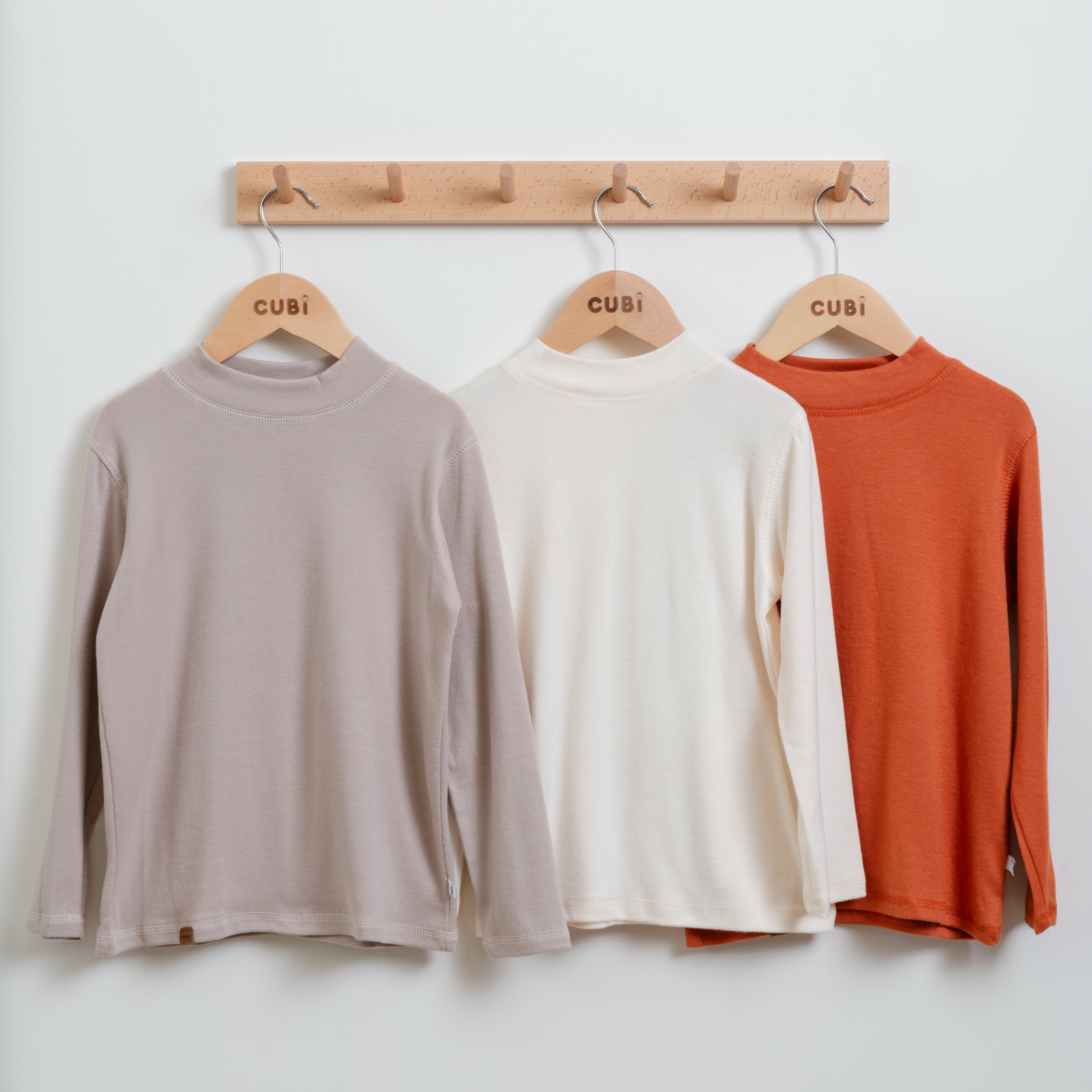 半高領柔軟內搭上衣（三色）