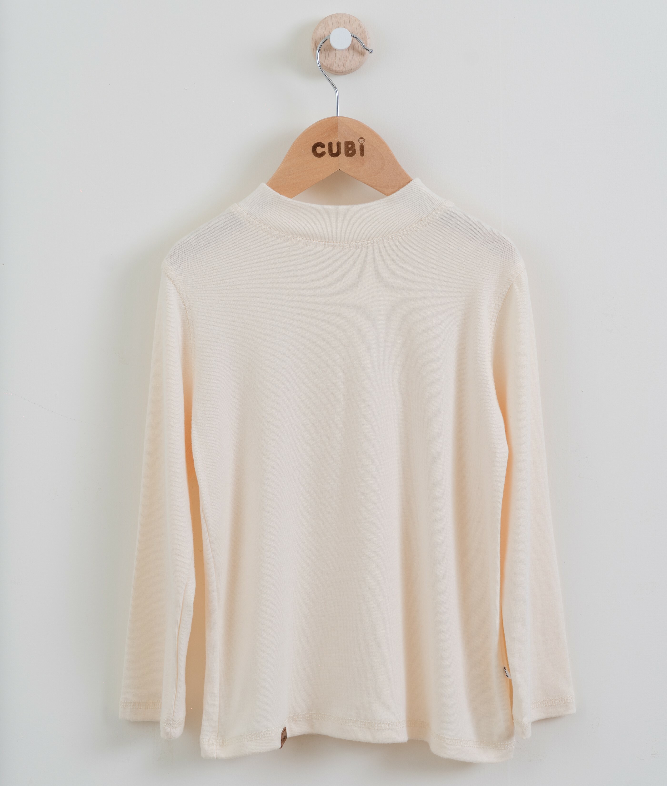 半高領柔軟內搭上衣（三色）-奶油杏