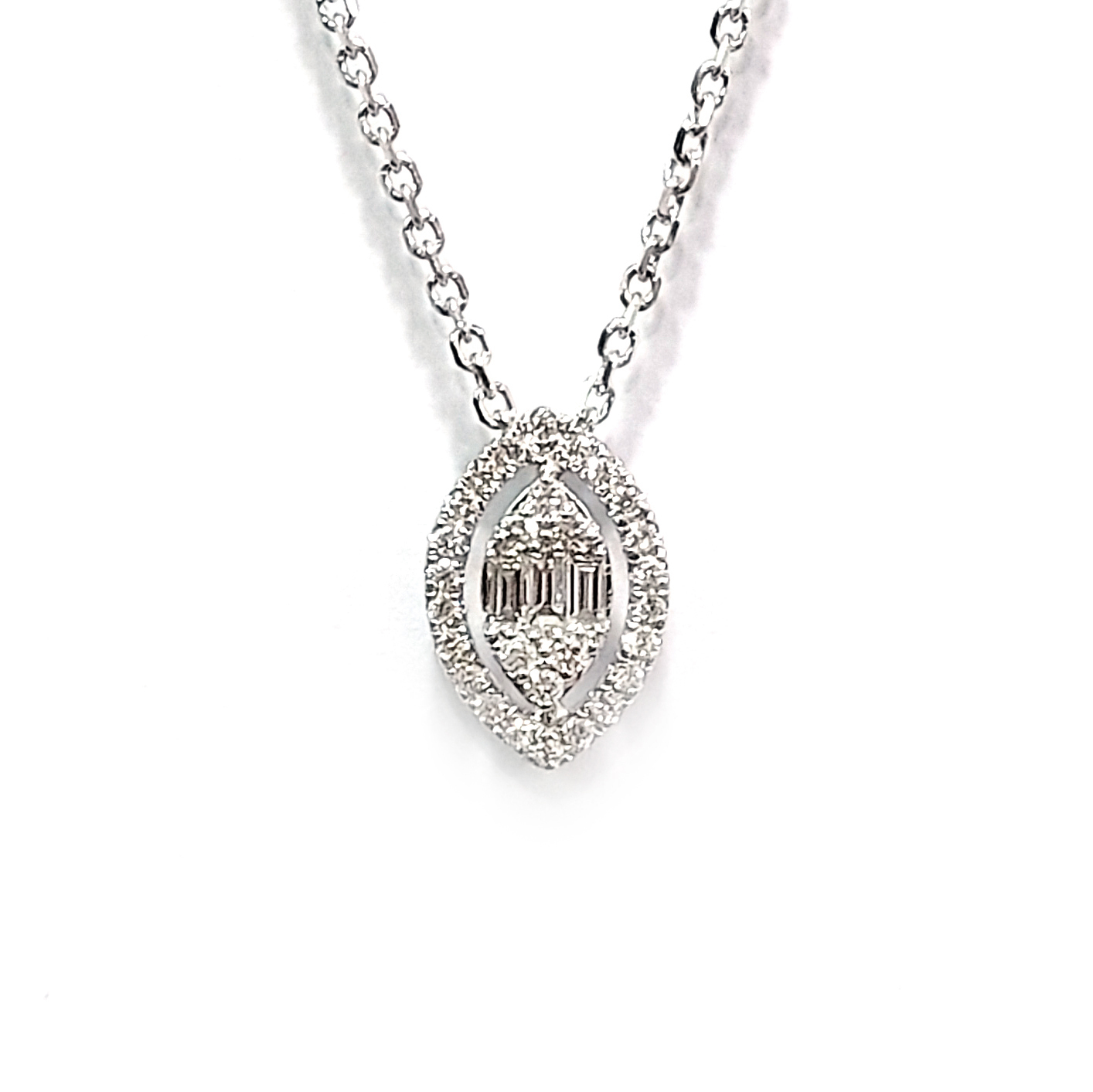 18K白金天然鑽石吊咀