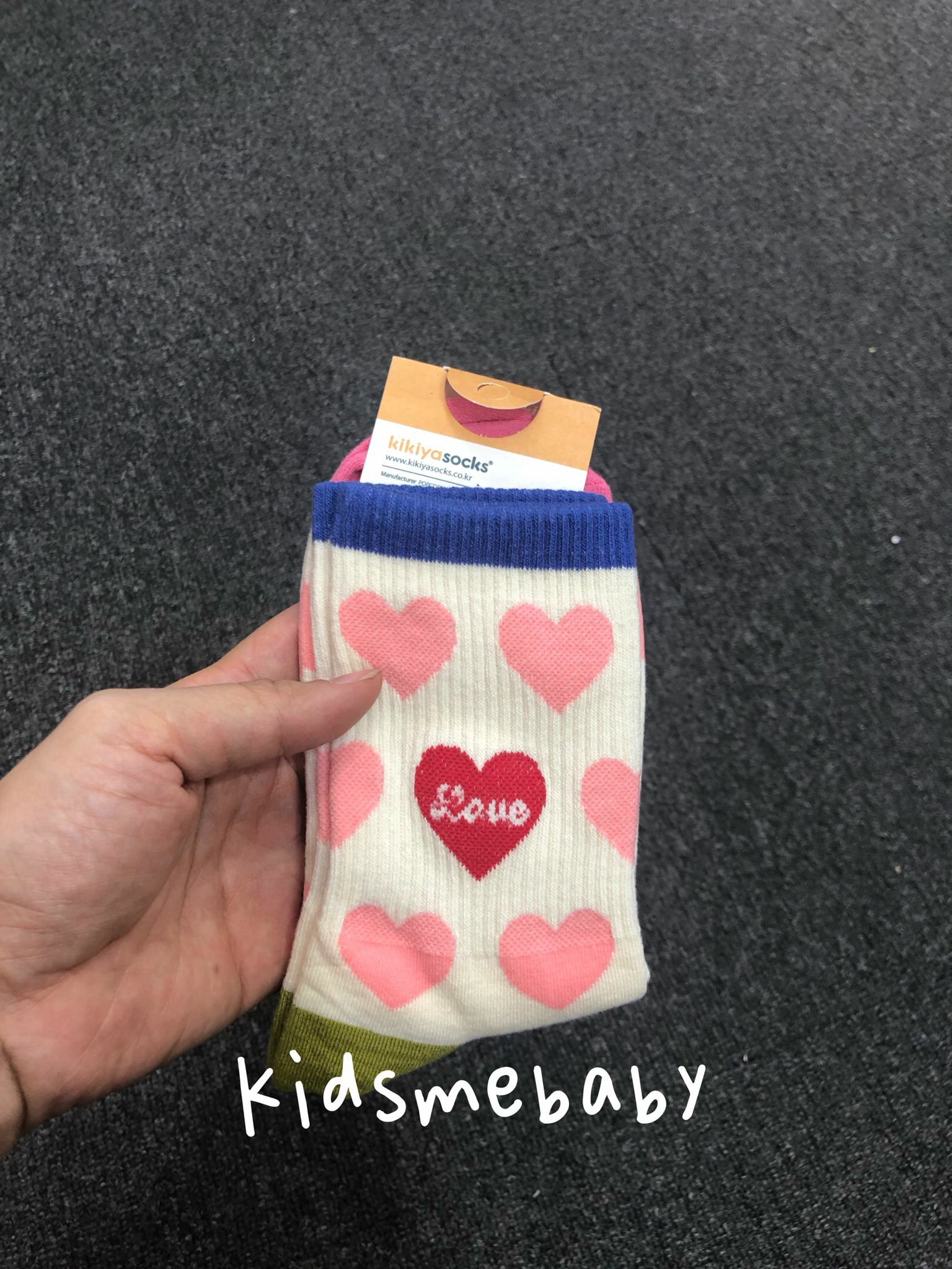 韓國制 kikiyasocks 心心襪 (米色底, 紅心 Love)