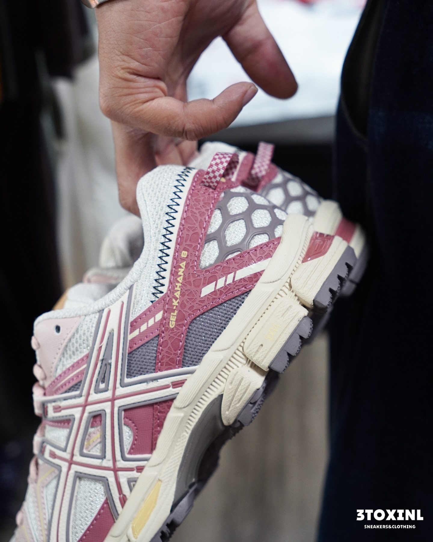 (預訂) Asics Gel-Kahana 8 - 1012A978-103