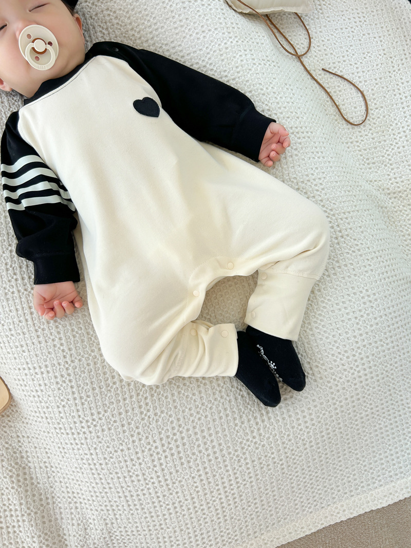 秋款小愛心連身衣開檔方便穿脫